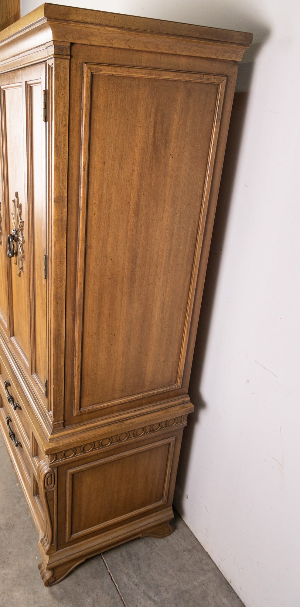 Vintage Thomasville 2-Door Armoire - 5