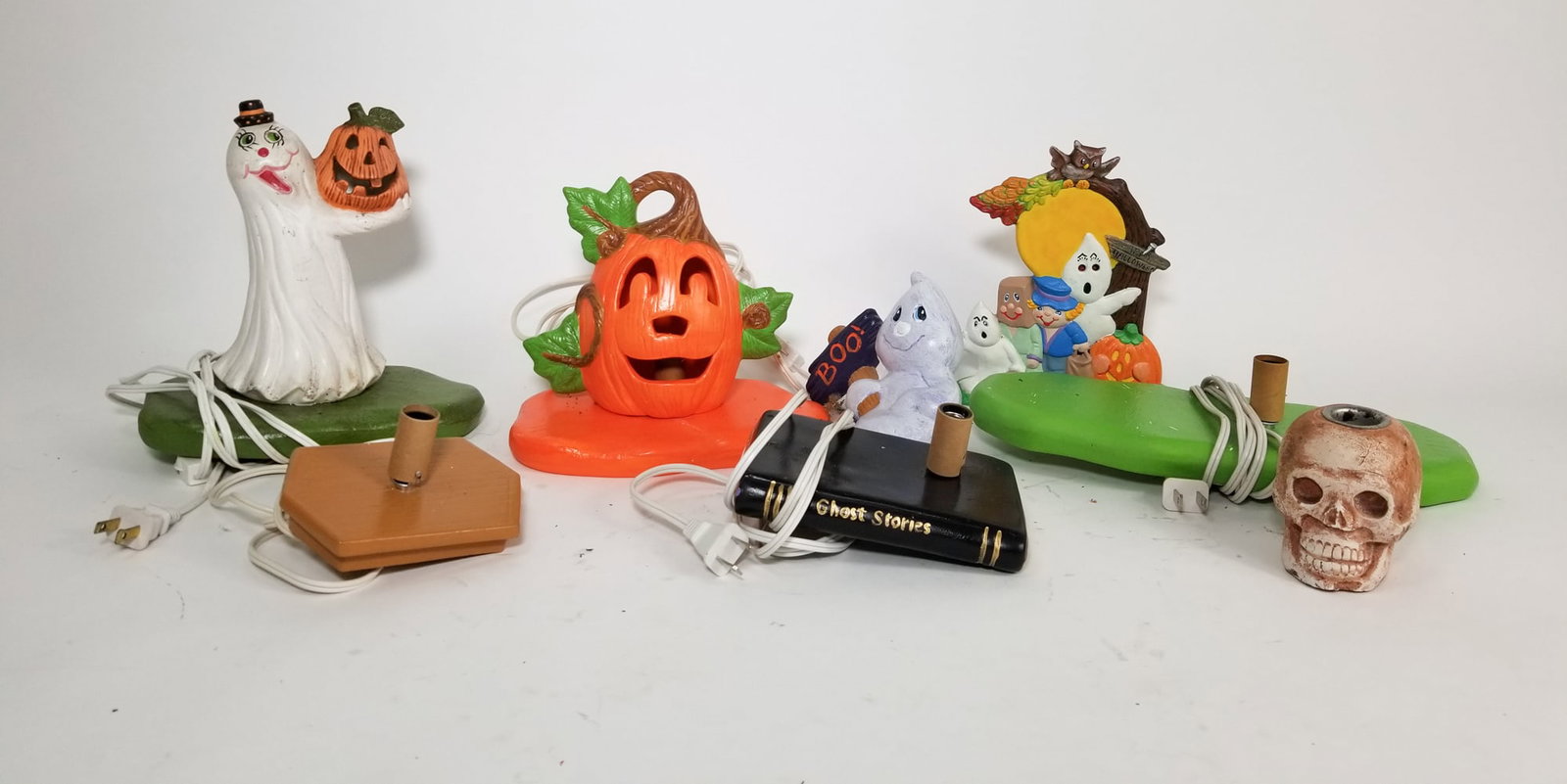 Assortment of Ceramic Halloween Decor (1 of 2)