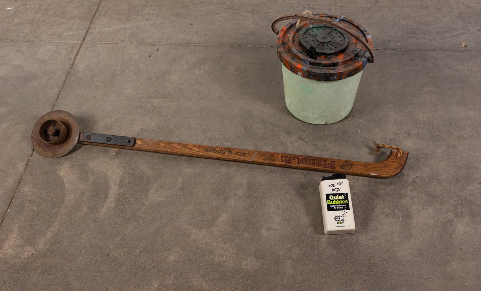 Vintage Lawn Edger & Aerated Bait Bin - 5
