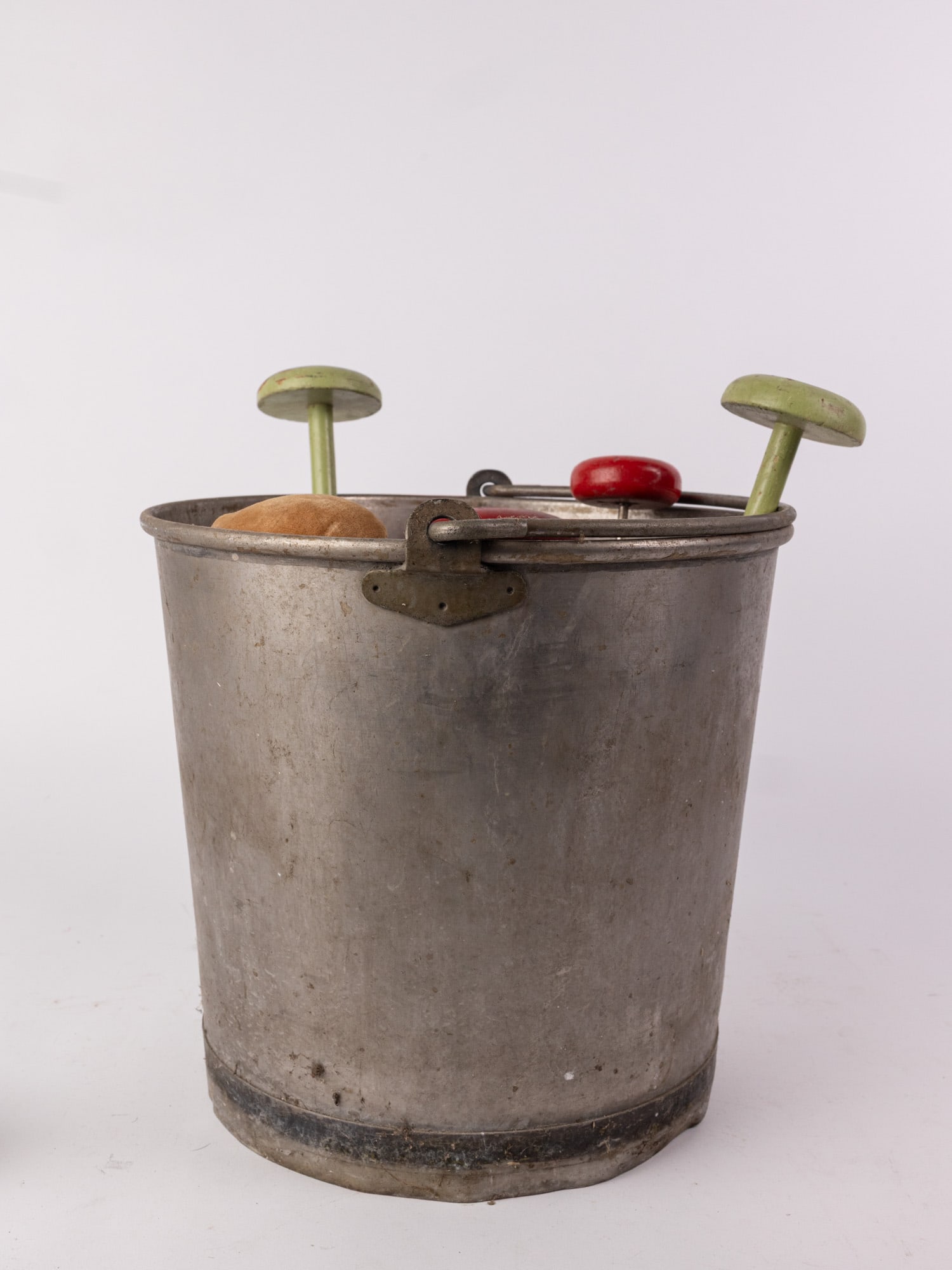 Vintage Assortment ft. Wooden Milliner's Hat Stands: Vintage Assortment ft. Wooden Milliner's Hat Stands Size 10" x 12" x 12" Literature Brooks Auction – Online Auction Terms & Conditions Contact: (856) 694-2960 | info@brooks.auction READ BEFO