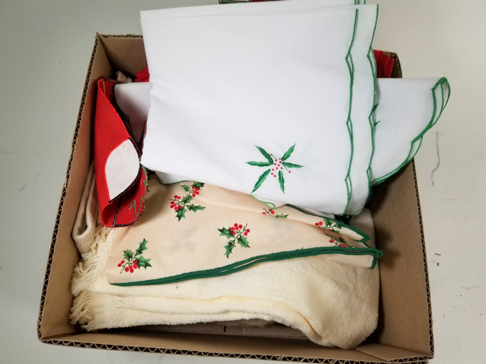 Assortment of Christmas Towels & Quilting Patches - 2