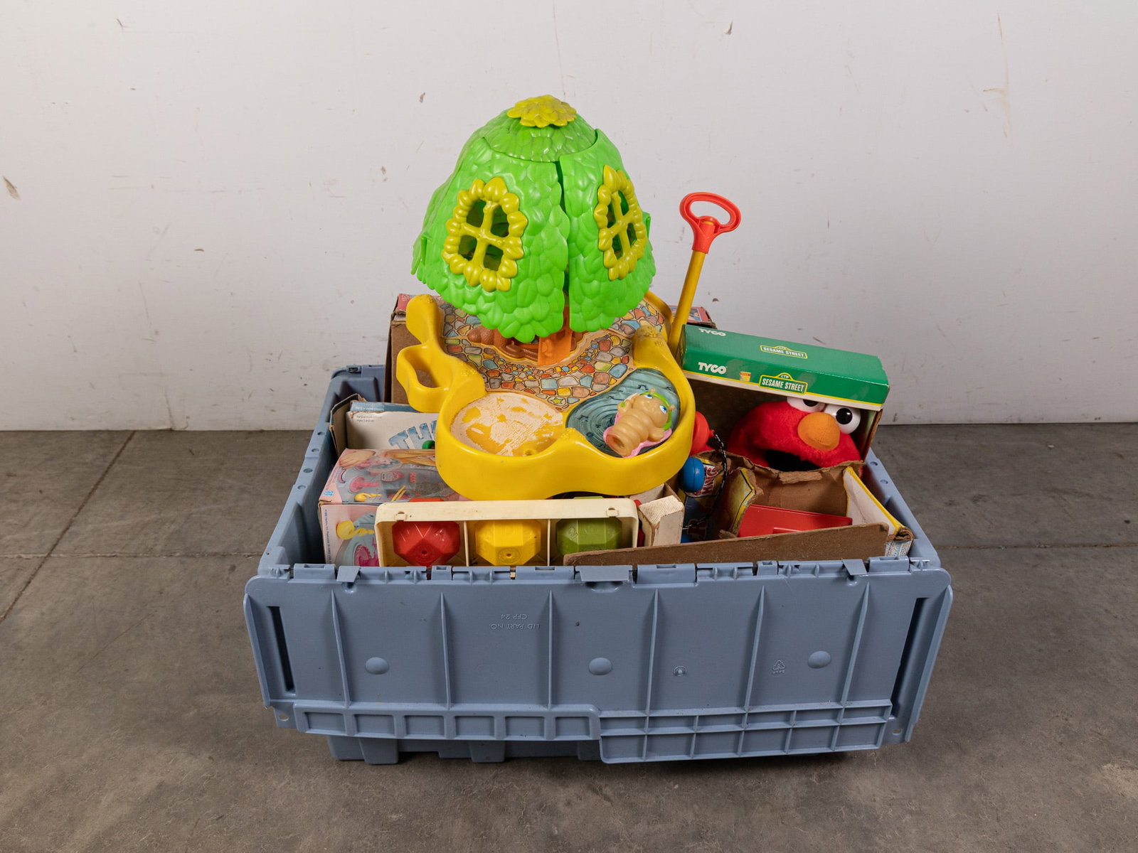 Assortment of Vintage Toys & Games ft. Tickle Me Elmo: Assortment of Vintage Toys & Games ft. Tickle Me Elmo Size 13" x 18" x 27" Literature Brooks Auction – Online Auction Terms & Conditions Contact: (856) 694-2960 | info@brooks.auction READ