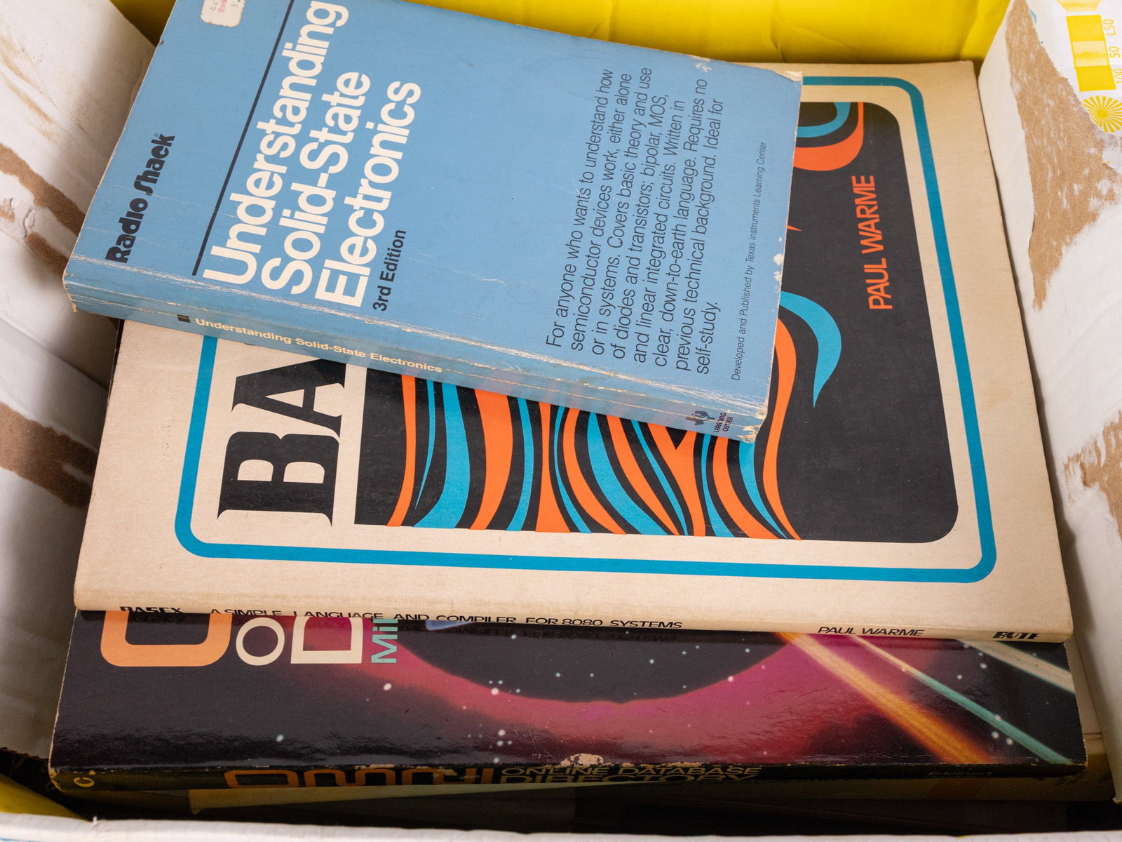 Assortment of Vintage Electronics Books and Lit ft. Commodore 64 and Amiga - 2