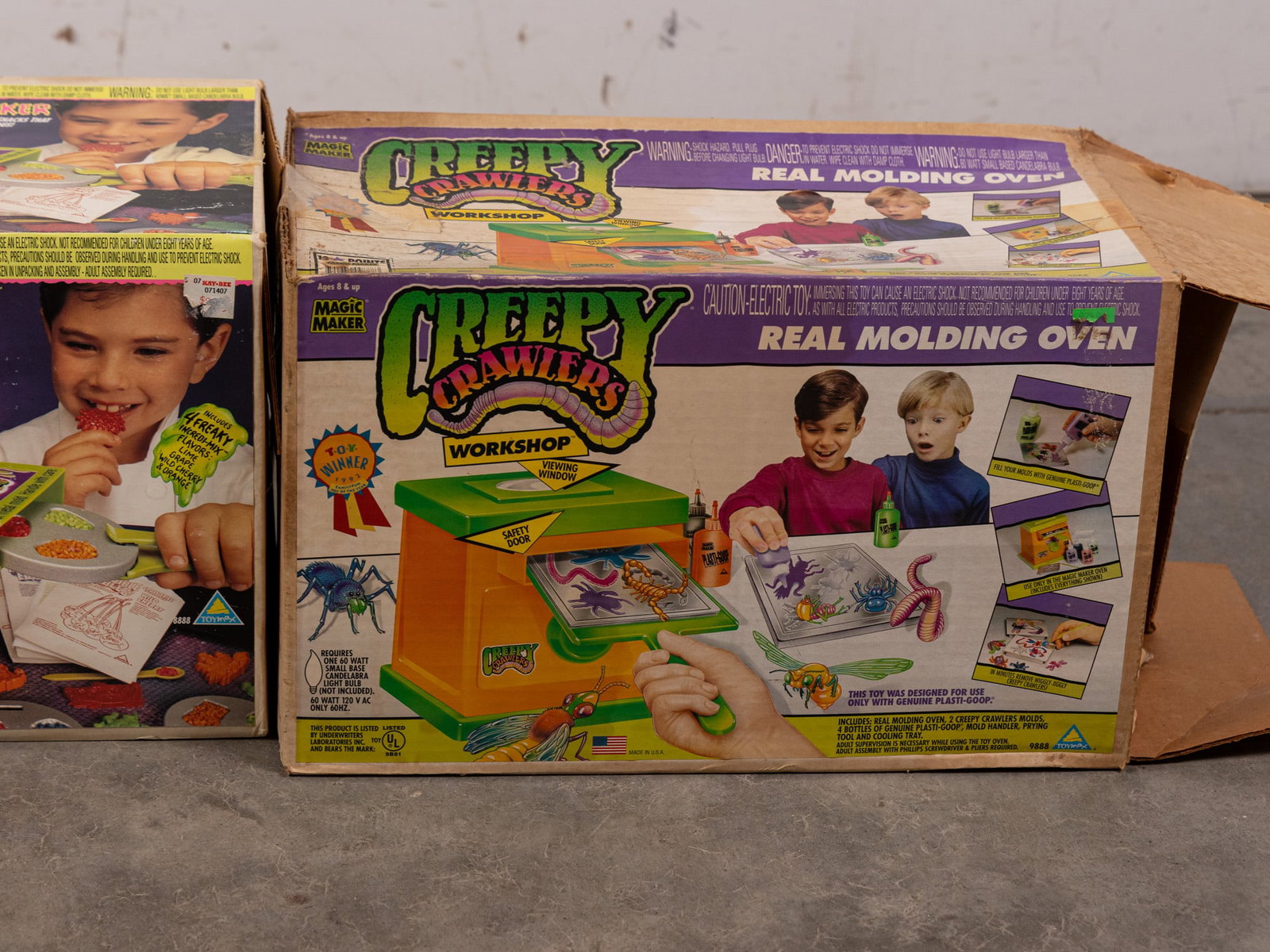 Three Vintage Toys & Games - 4
