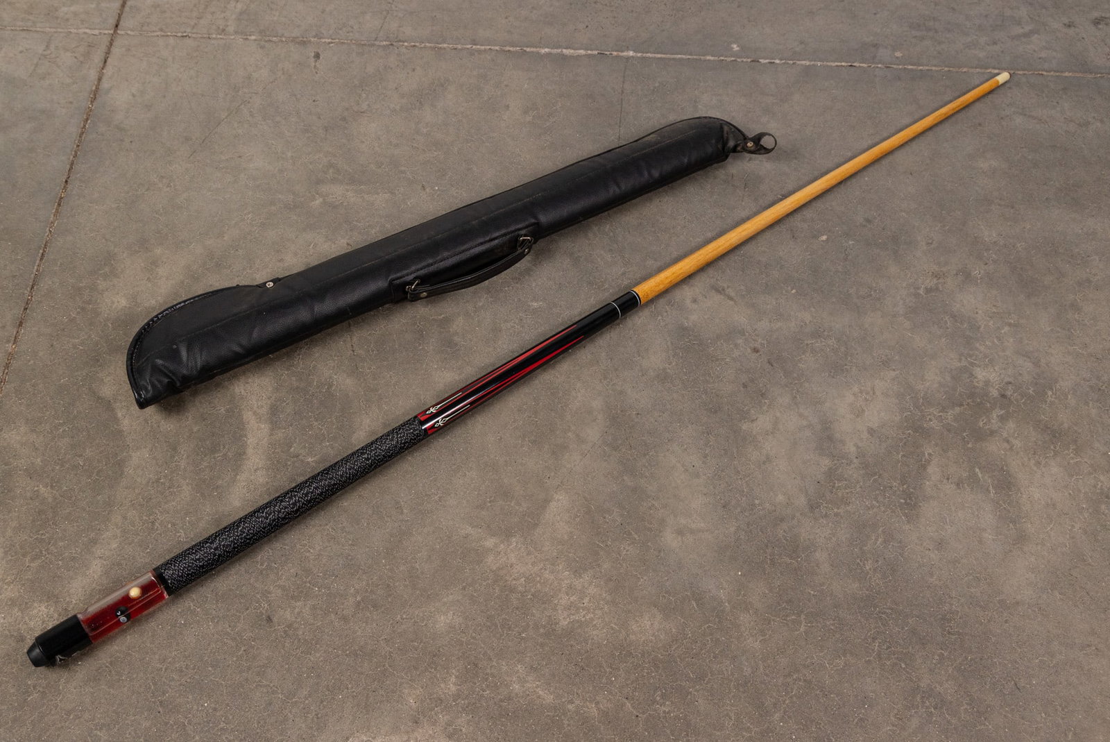 Novelty Pool Cue in Case: Novelty pool cue with mini billiards balls suspended in red liquid in handle, also lights up! Literature Brooks Auction – Online Auction Terms & Conditions Contact: (856) 694-2960 |