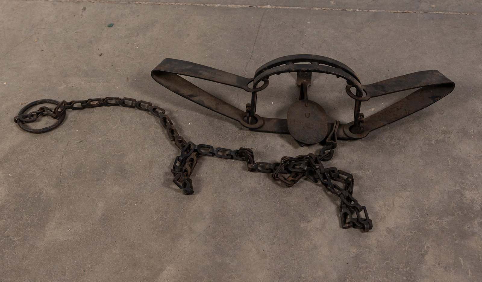 Vintage Steel Triumph Trap Co. High Grip Bear Trap: Vintage Steel Triumph Trap Co. High Grip Bear Trap Size 6" x 21" Literature Brooks Auction – Online Auction Terms & Conditions Contact: (856) 694-2960 | info@brooks.auction READ BEFORE YOU BID: