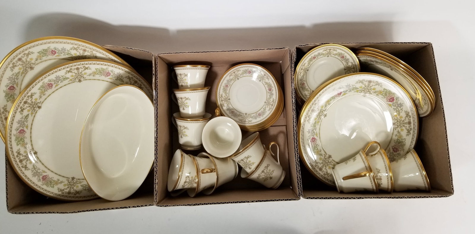 Lenox Castle Garden Porcelain Dishware Set: Lenox Castle Garden Porcelain Dishware Set Size 7" x 12" x 12" Literature Brooks Auction – Online Auction Terms & Conditions Contact: (856) 694-2960 | info@brooks.auction READ BEFORE YOU BID: