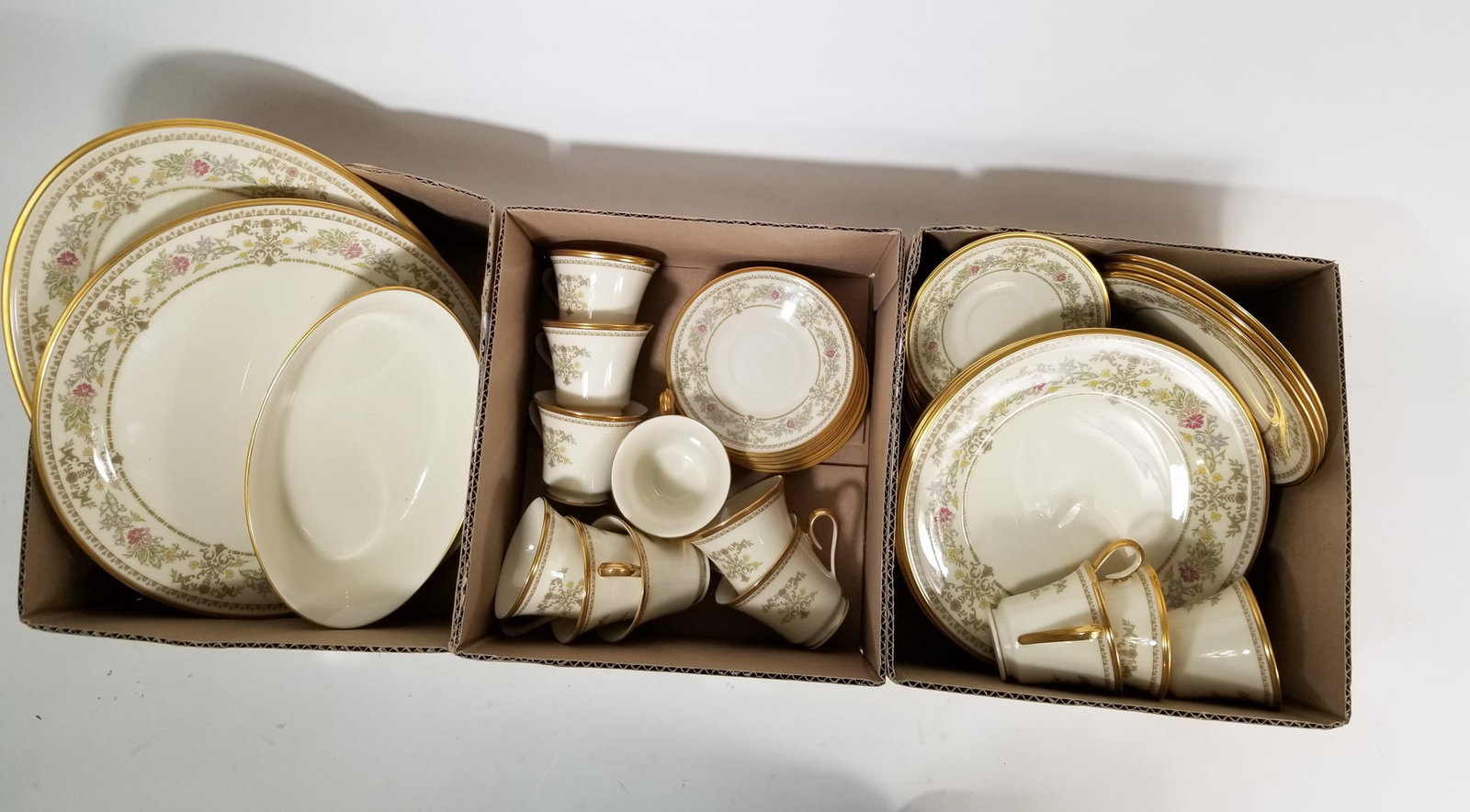 Lenox Castle Garden Porcelain Dishware Set - 2