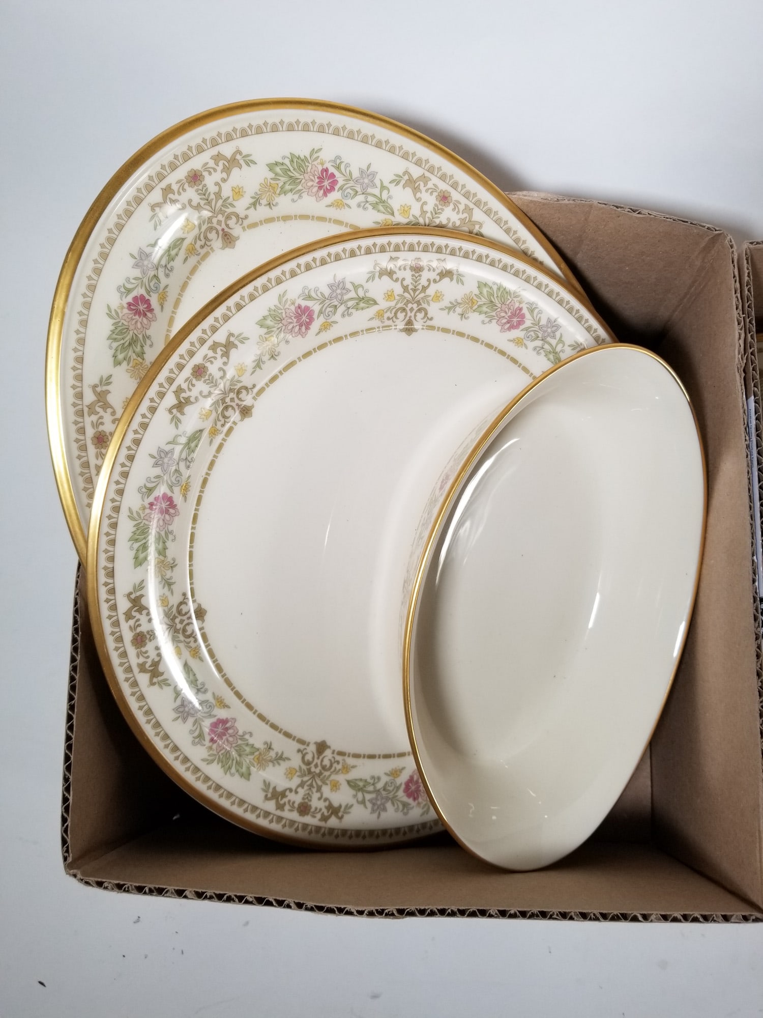 Lenox Castle Garden Porcelain Dishware Set - 4