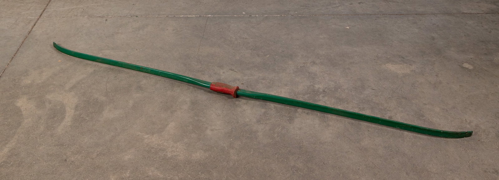 Stemmler Archery Bow Model 823: Stemmler Archery Bow Model 823 Size 59" H Literature Brooks Auction – Online Auction Terms & Conditions Contact: (856) 694-2960 | info@brooks.auction READ BEFORE YOU BID: We want you to feel