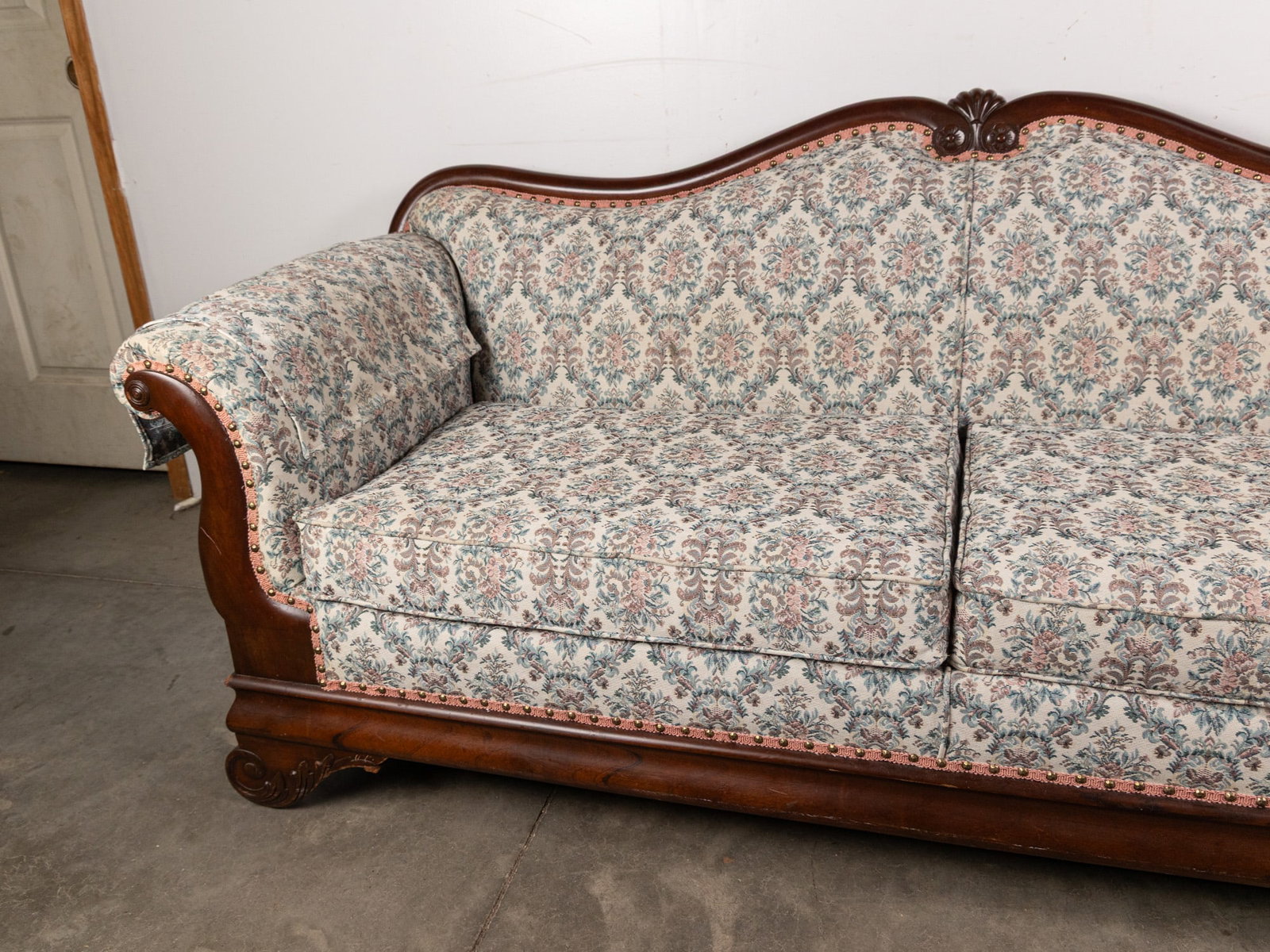 Vintage Victorian Style Sofa - 3