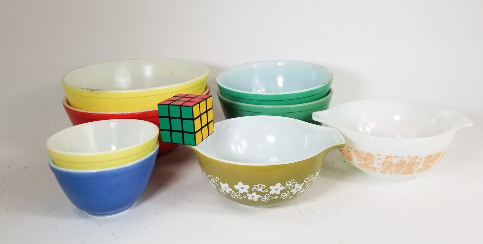 Assorted Pyrex Kitchenware Bowls - 2