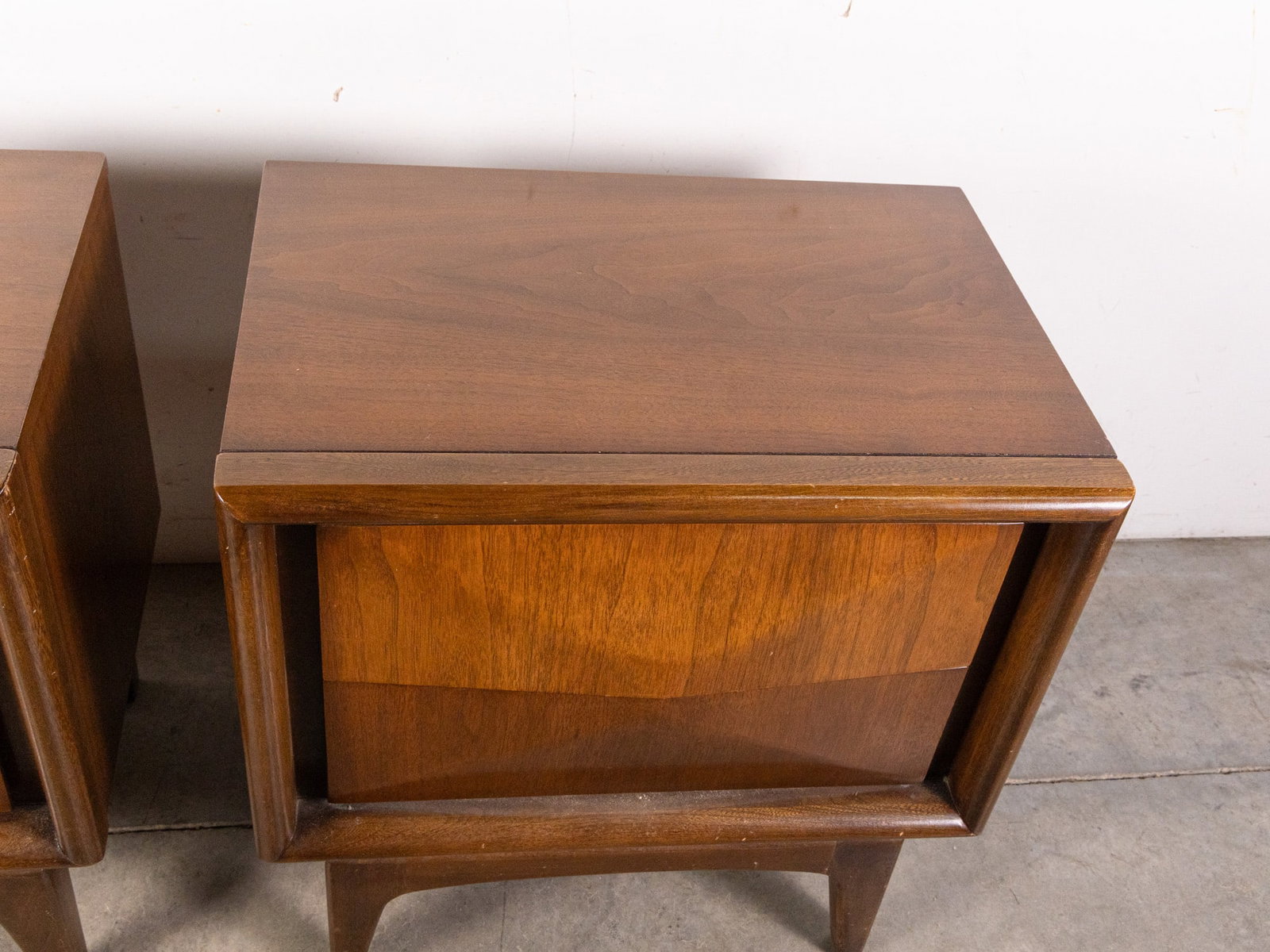 United Furniture Company Diamond Front Pair of MCM Nightstands - 3