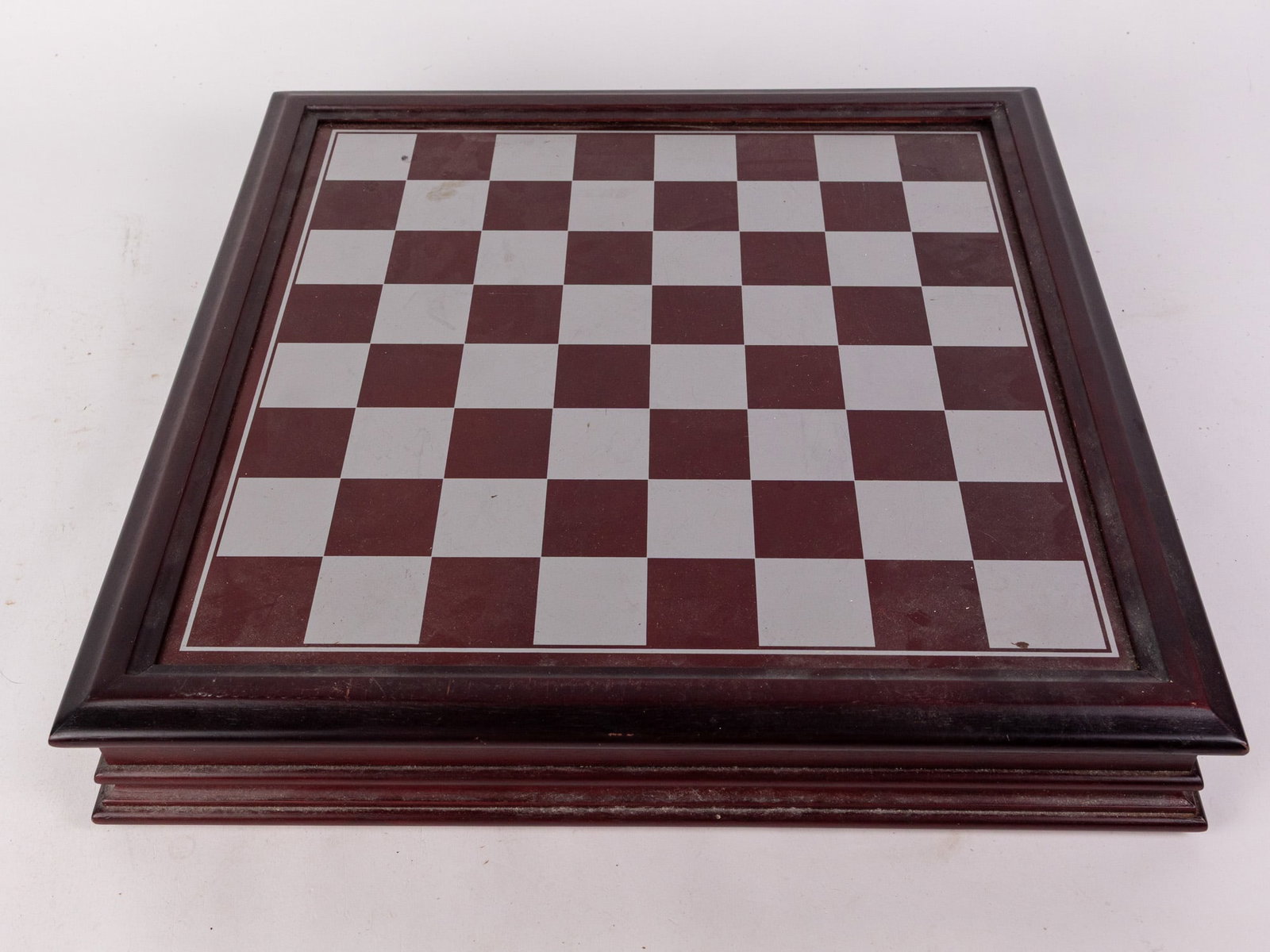Danbury Mint Fantasy of the Crystal Pewter Chess Set COMPLETE: Danbury Mint Fantasy of the Crystal Pewter Chess Set COMPLETE Size 19" x 19" x 3" Literature Brooks Auction – Online Auction Terms & Conditions Contact: (856) 694-2960 | info@brooks.auction