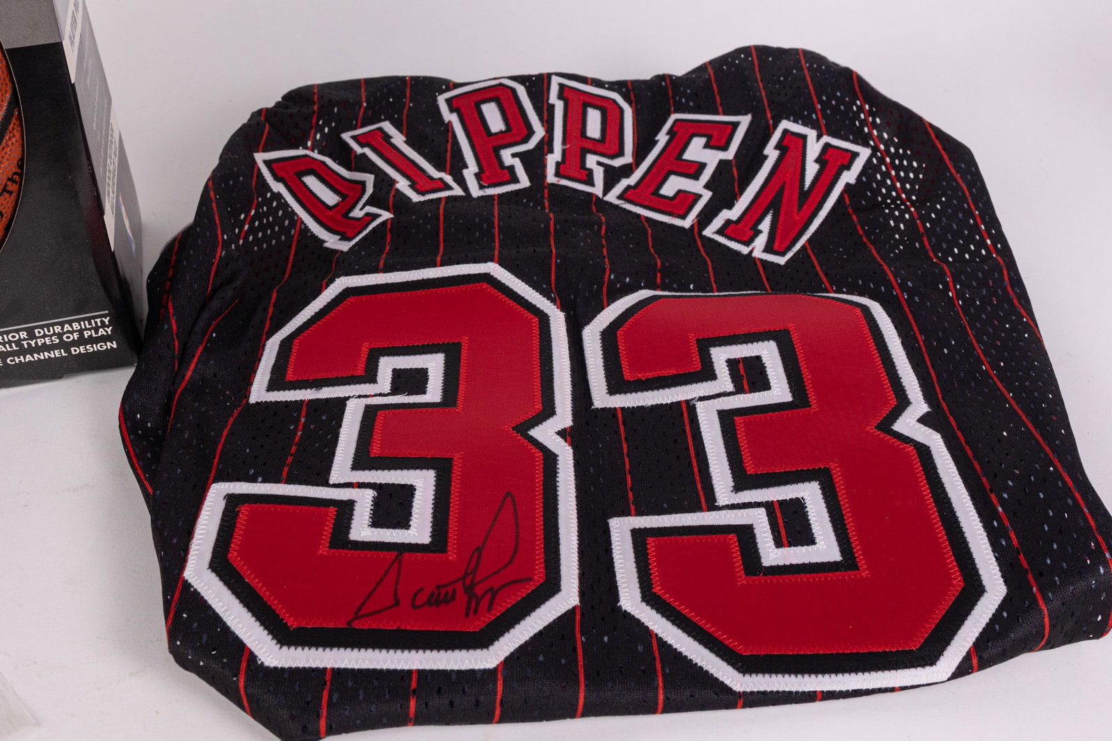 NBA Signed Scottie Pippen Jersey & Basketball with Score Board COA - 6