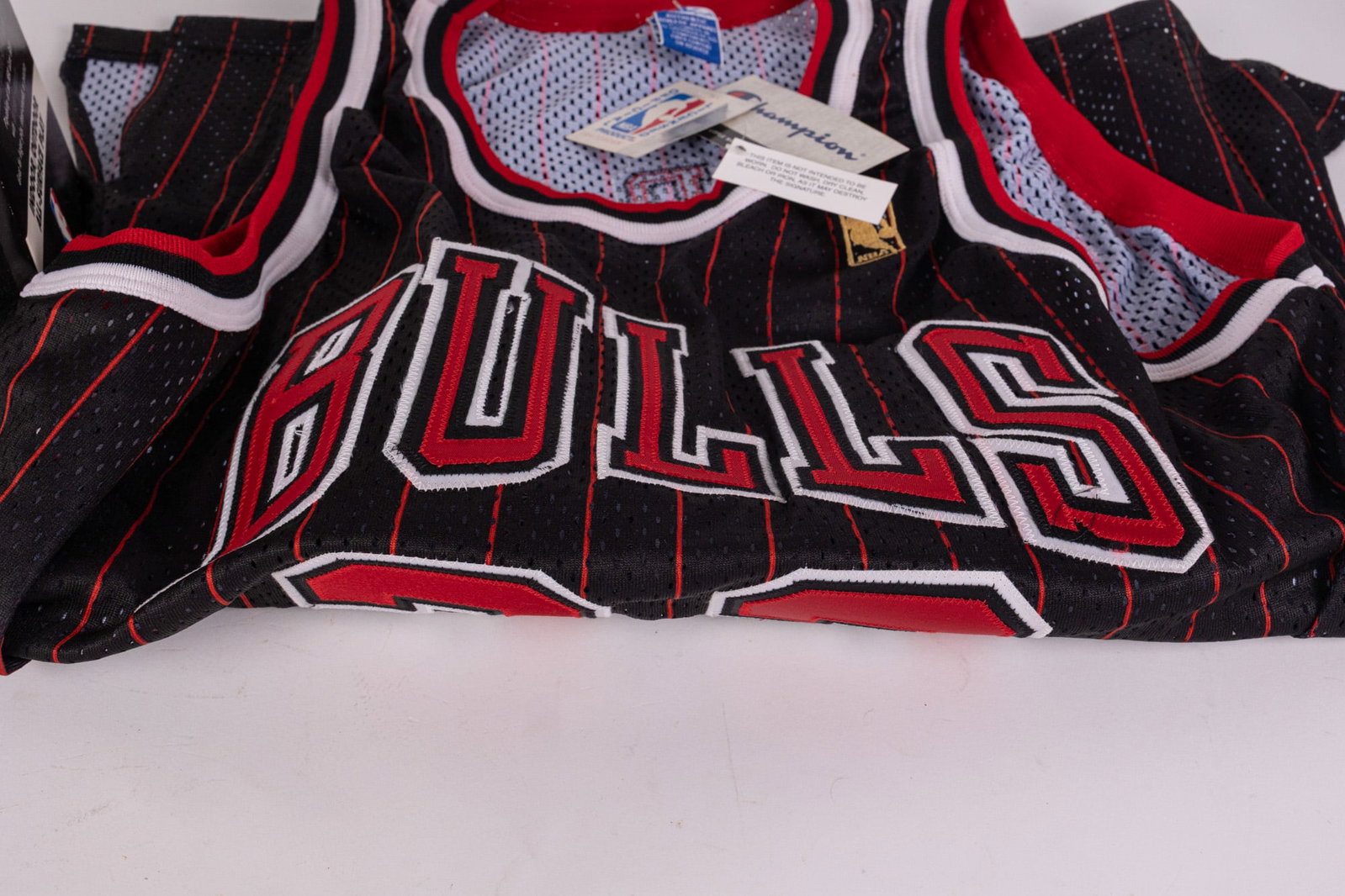 NBA Signed Scottie Pippen Jersey & Basketball with Score Board COA - 8