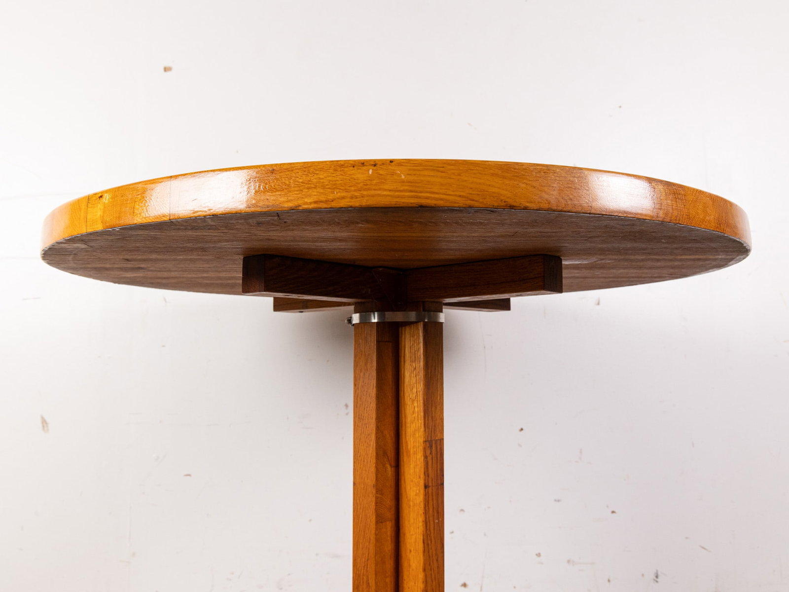 Vintage Modern Circular Dinette Table - 4