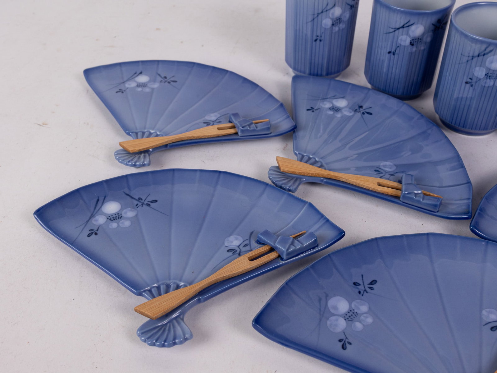 Japanese Miro Ware Set ft. Fan-Shaped Dessert Plates - 3