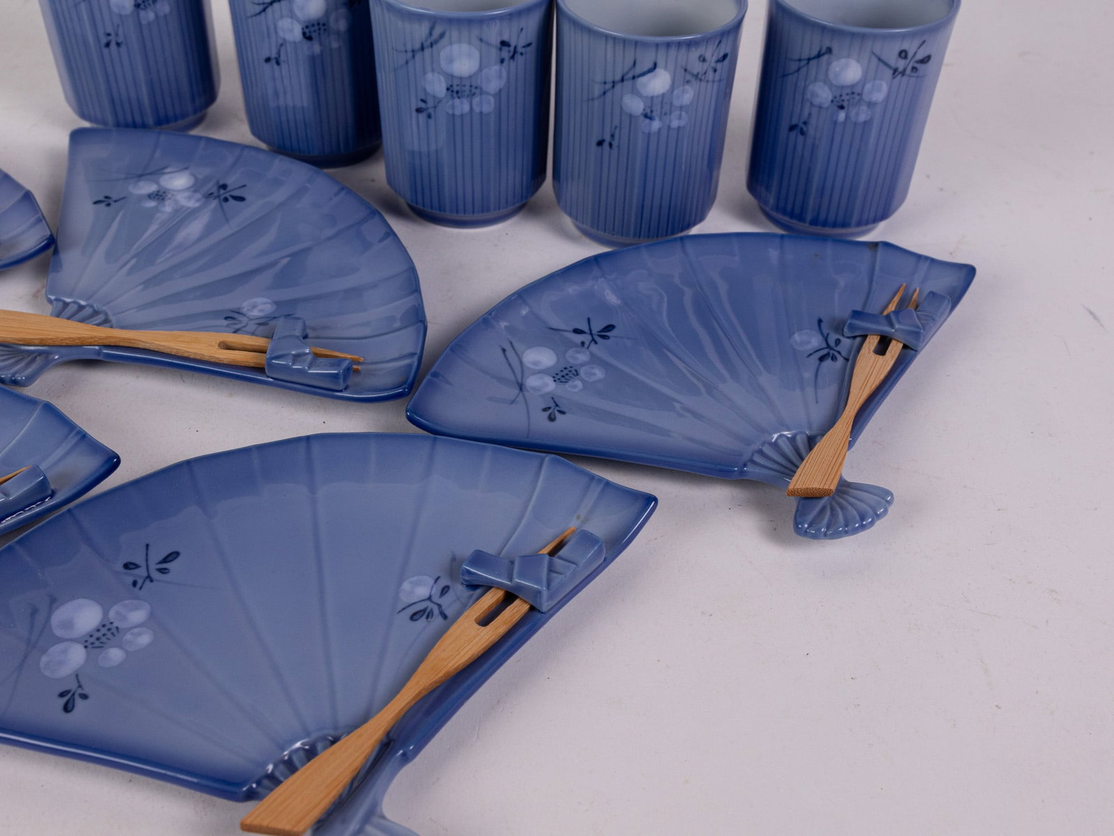 Japanese Miro Ware Set ft. Fan-Shaped Dessert Plates - 4