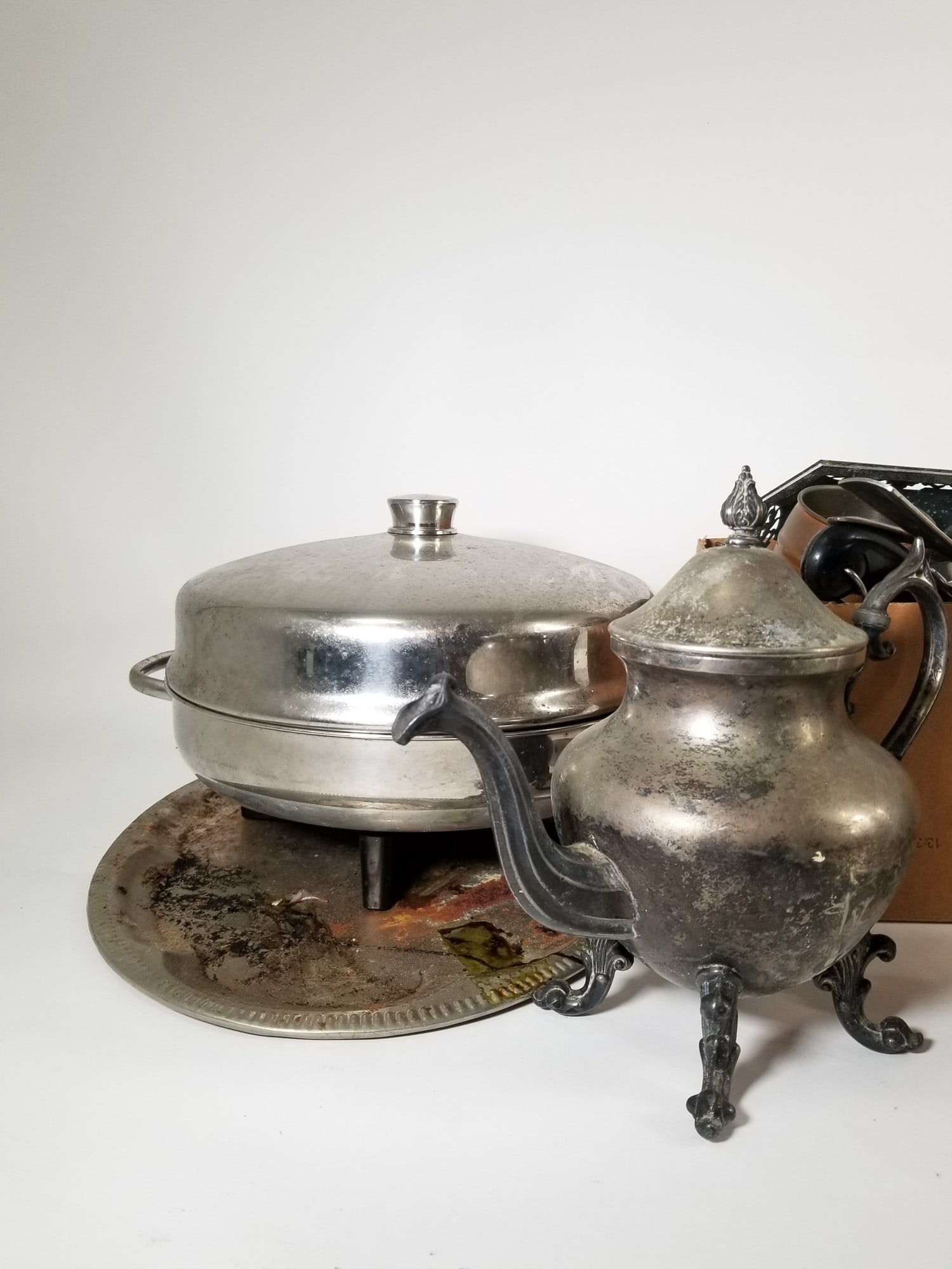 Assortment of Primitive Kitchenware ft. Faberware Skillet 344A - 3