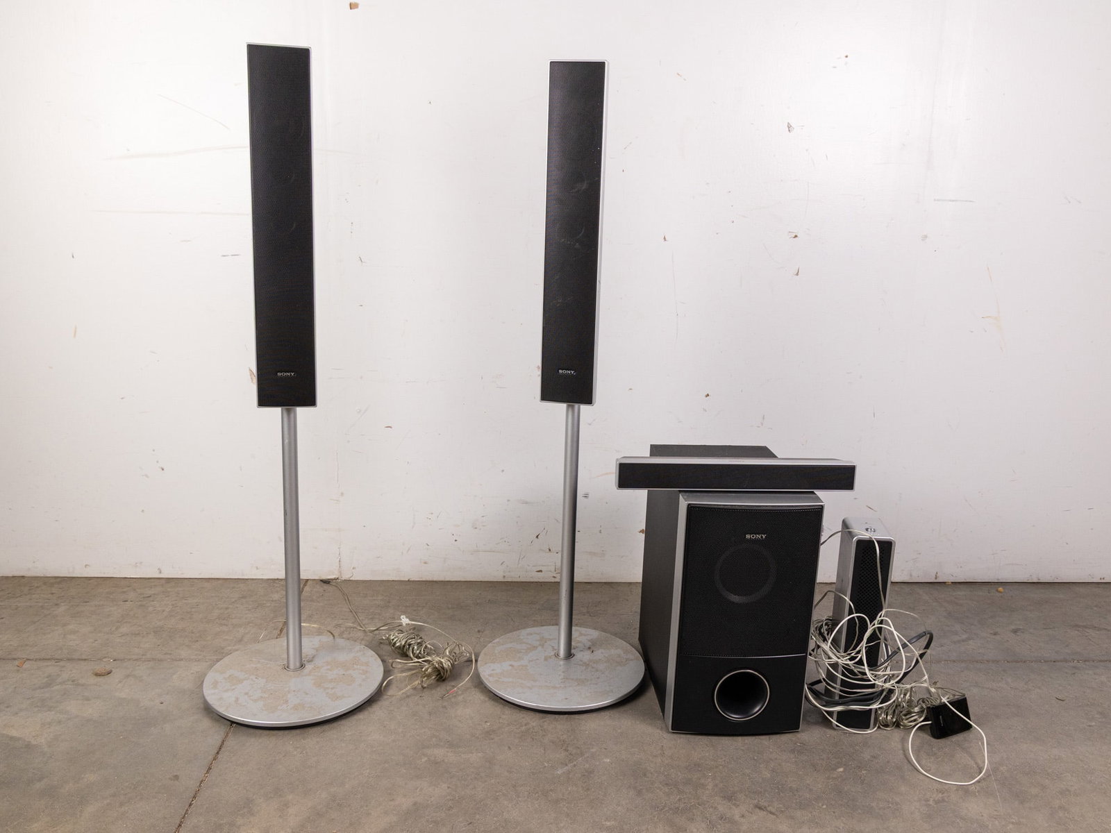 Sony Tower Speaker System w/ Sub and Center Speaker and Amp (1 of 4)