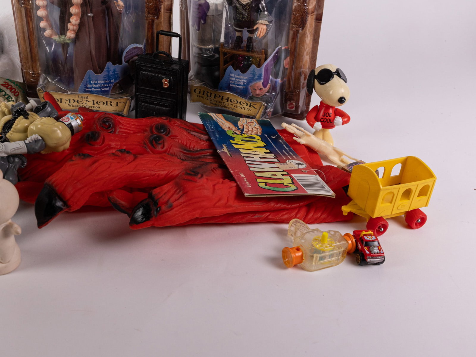 Vintage Toy Assortment ft. Harry Potter Action Figures - 5