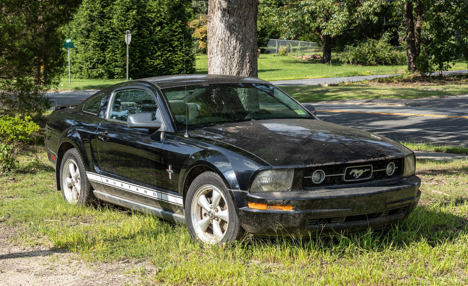2008 Ford Mustang: [VIN: 1ZVHT80NX85157356] If you've been searching for the perfect blend of every day drivability and classically cool style then look no further than this 2008 Ford Mustang! The bad news up front: it