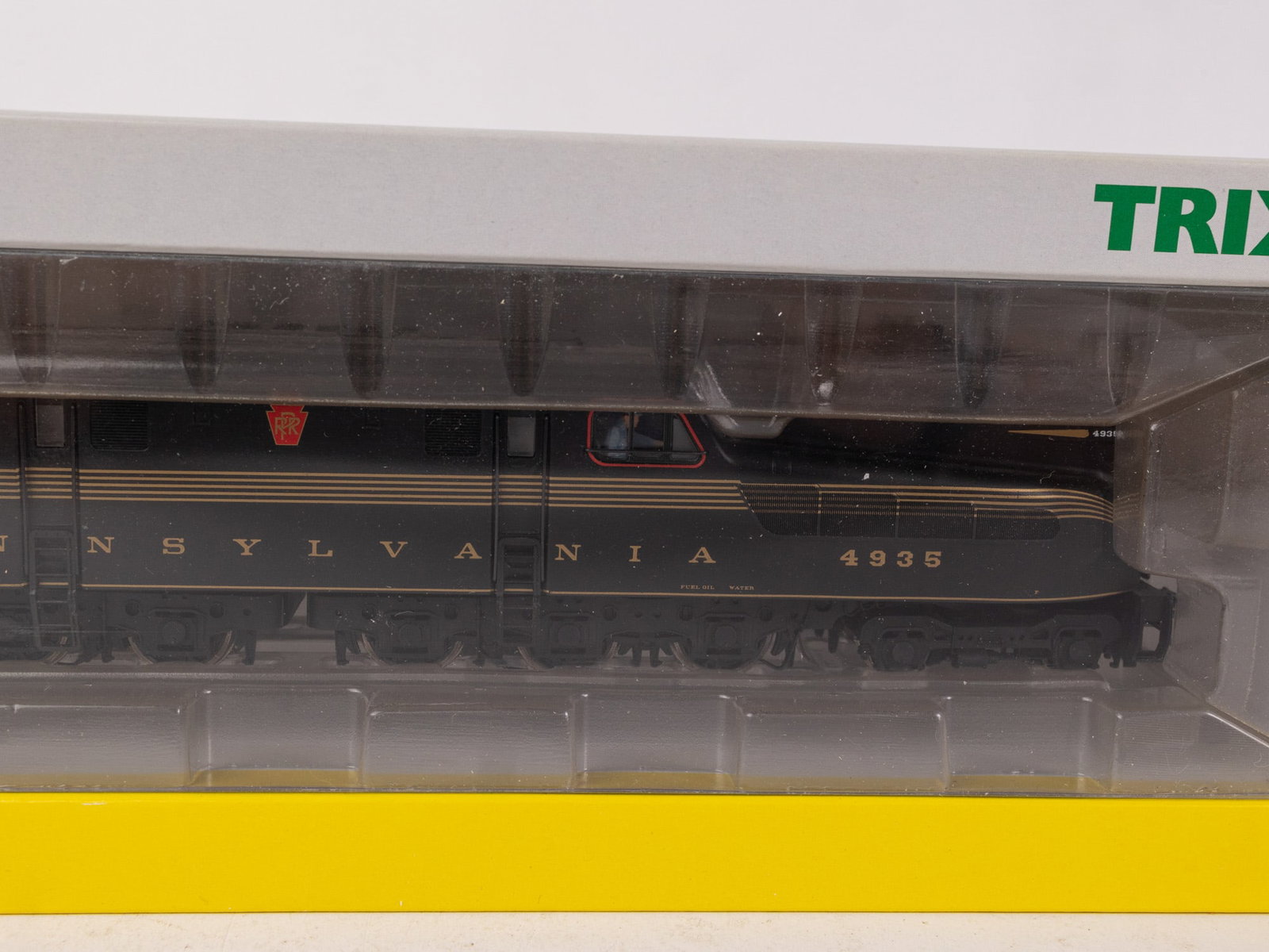 Trix Electric Locomotive GG1 4953 Model #22810 - 5