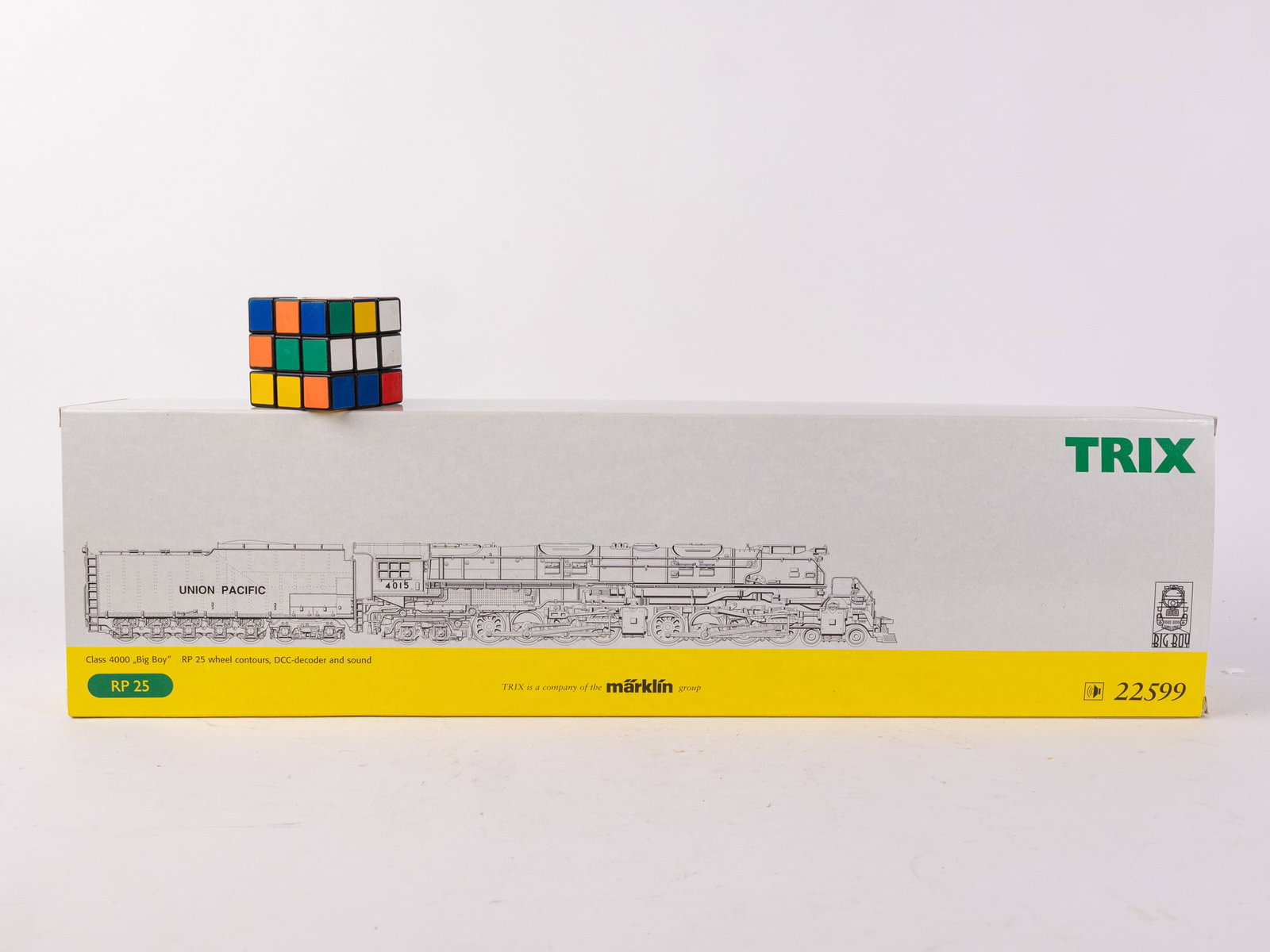 Trix Union Pacific Big Boy #4015 HO Scale Locomotive & Tender, Model #22599 - 2