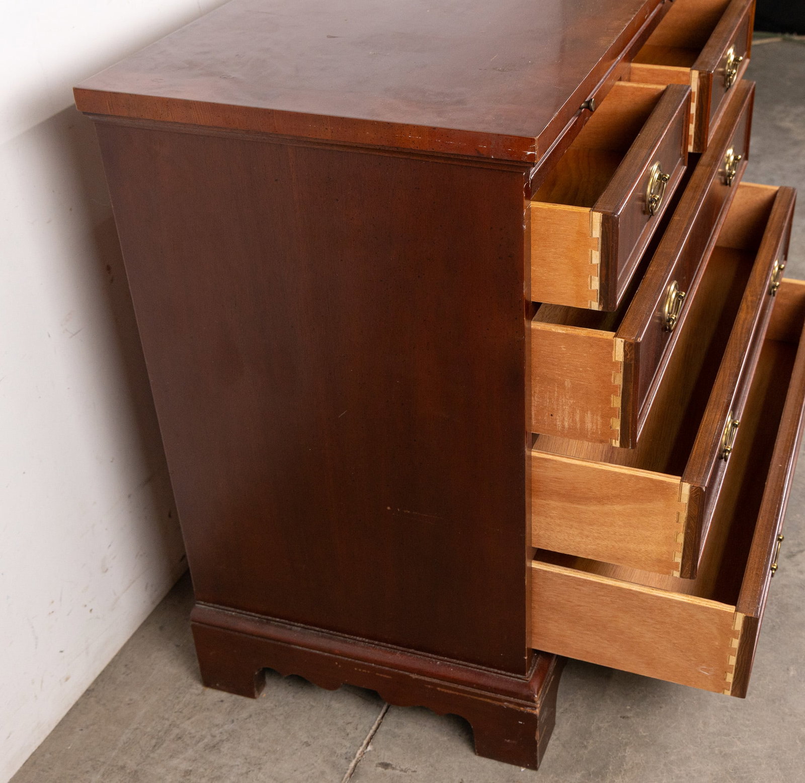 Hekman Antique Inspired Five Drawer Dresser - 7