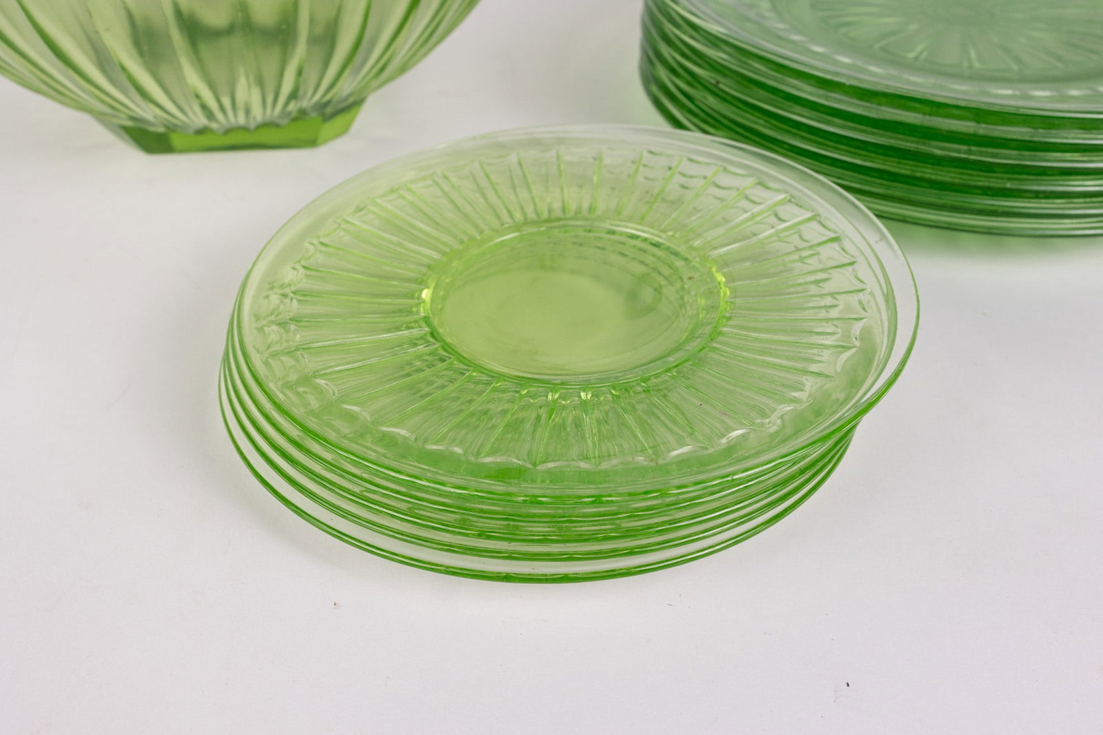 Assortment of Uranium Depression Glassware ft. Mixing Bowl - 3