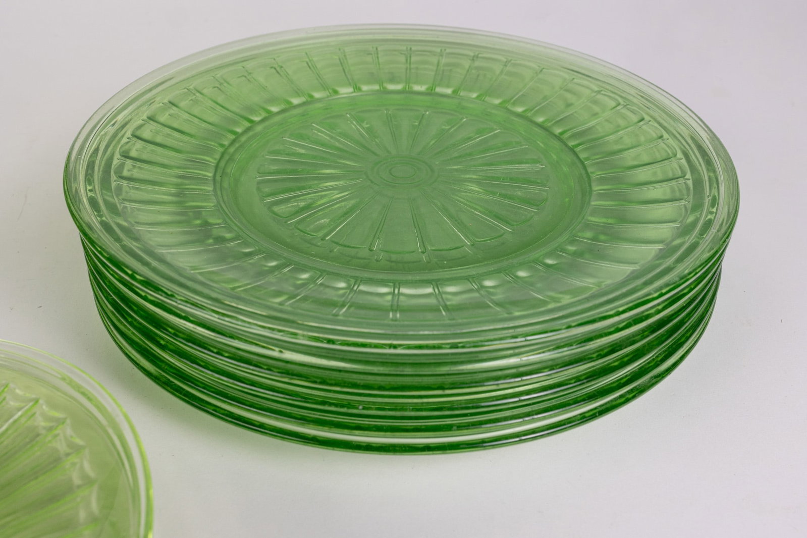 Assortment of Uranium Depression Glassware ft. Mixing Bowl - 4