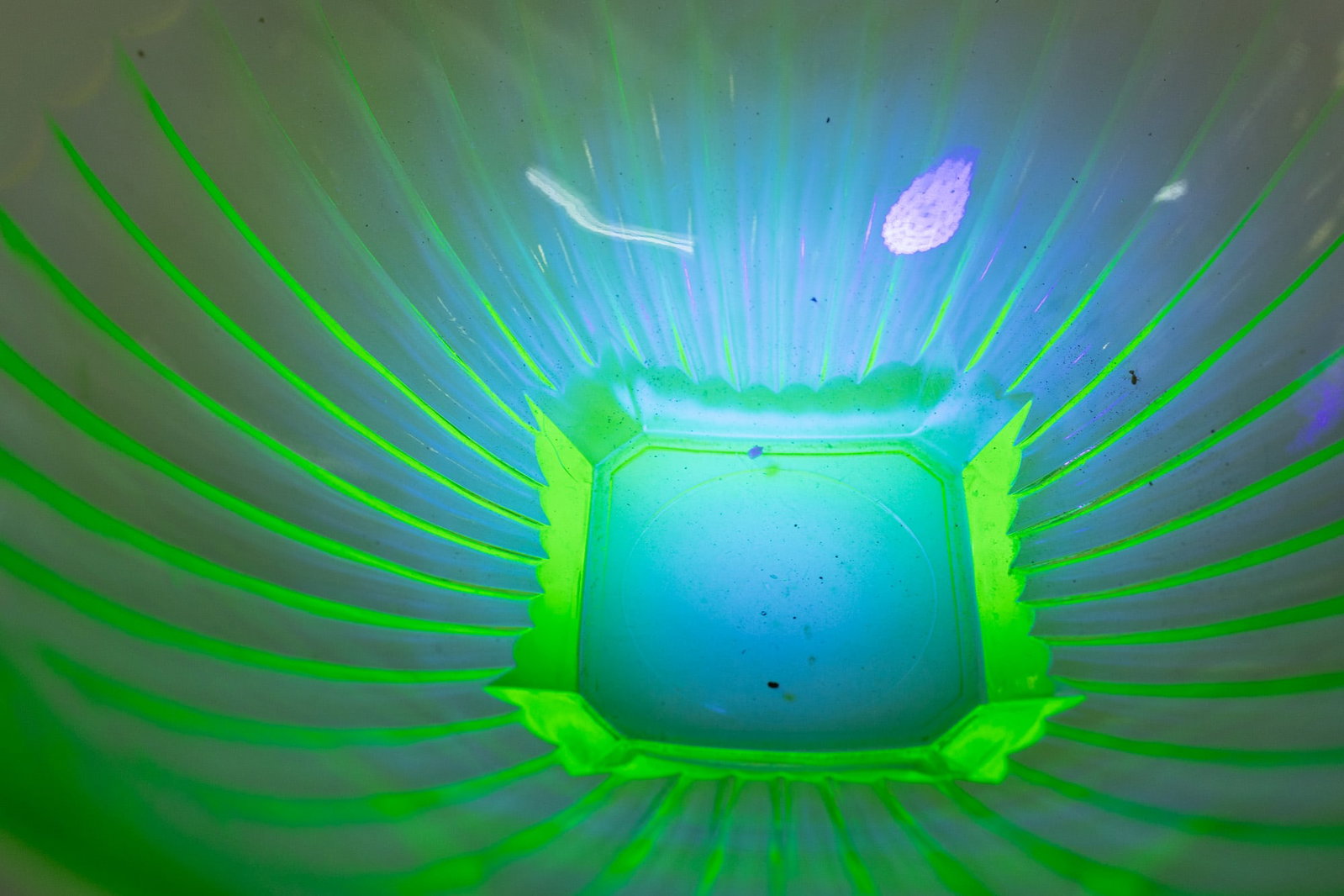 Assortment of Uranium Depression Glassware ft. Mixing Bowl - 7