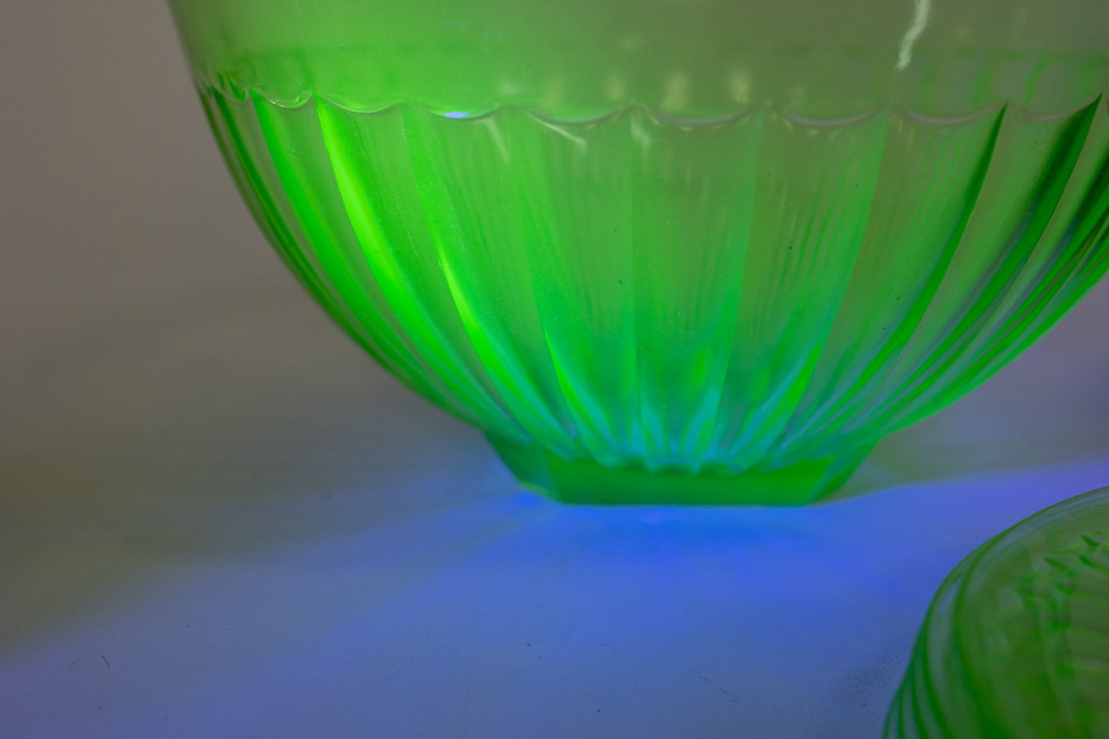 Assortment of Uranium Depression Glassware ft. Mixing Bowl - 8