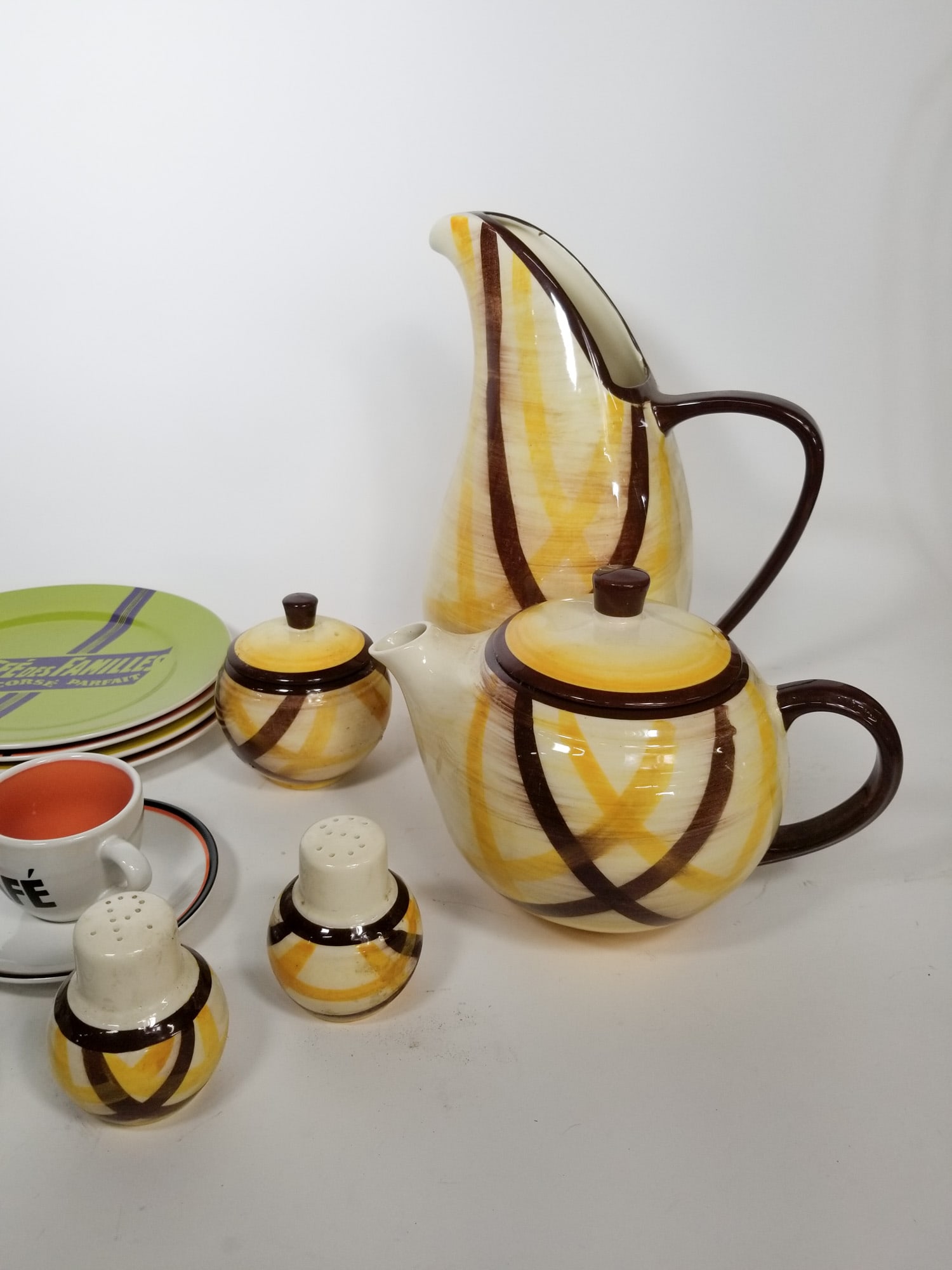 Assortment of MCM Dinnerware ft. Denby - 5