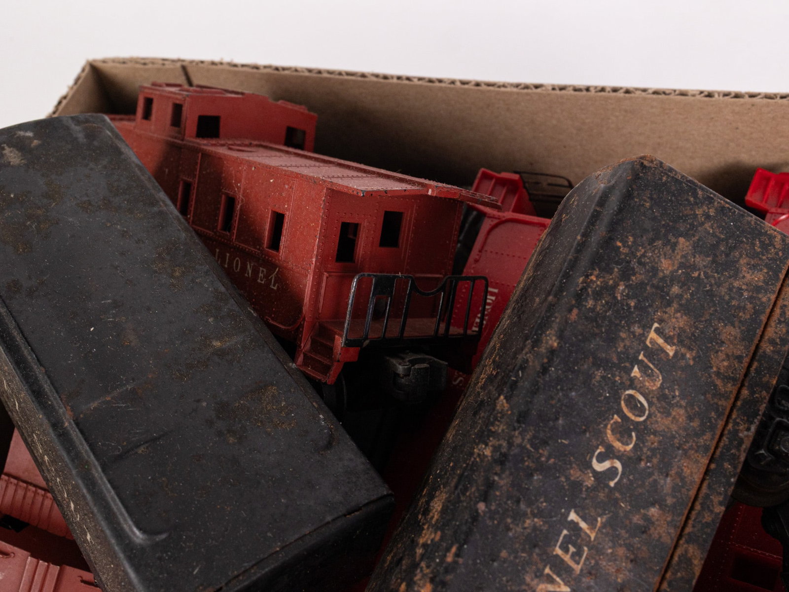 Lot of Vintage Lionel Caboose Model Train Cars - 3