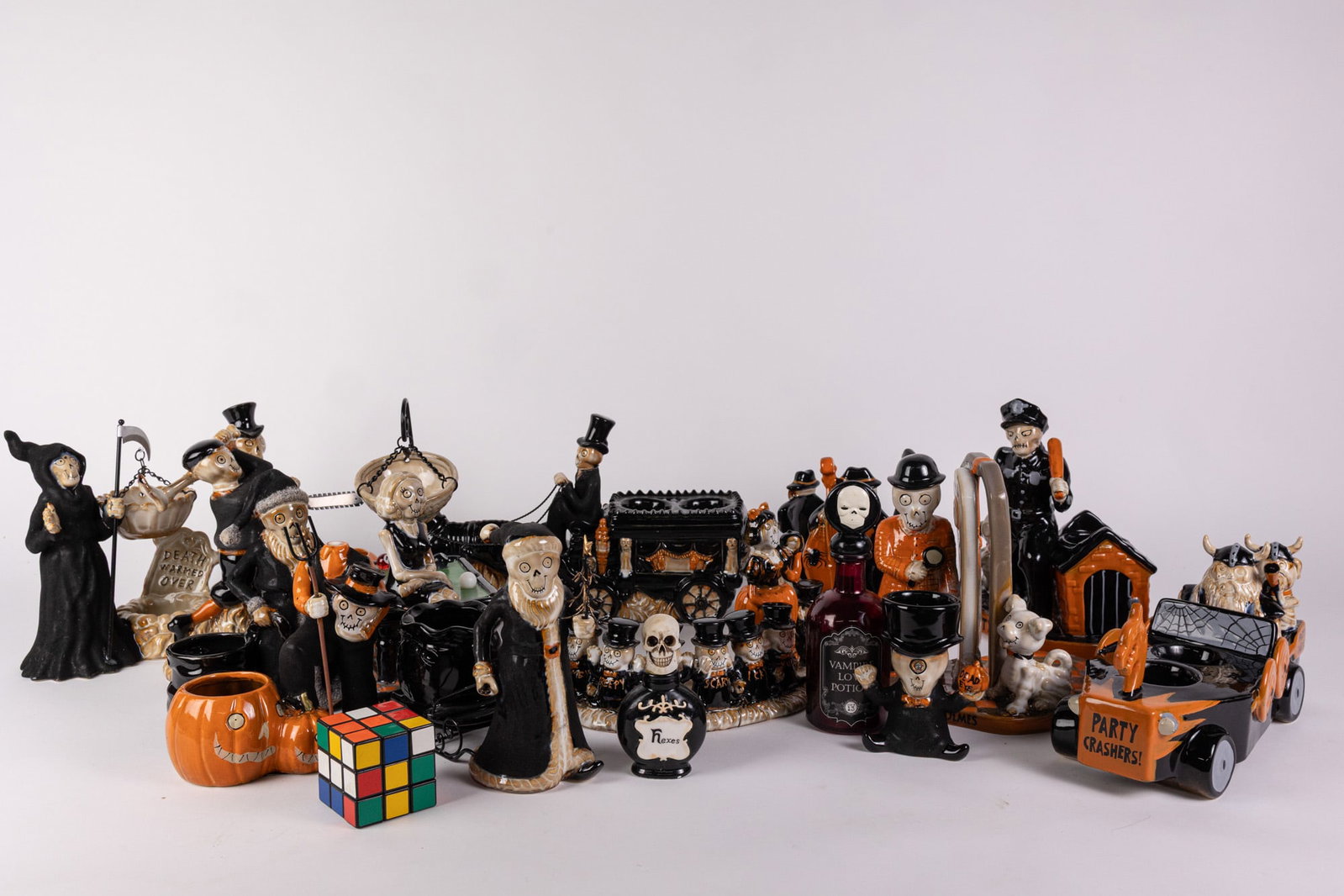Assorted Yankee Candle Halloween Decor ft. "Rack 'Em Up Miss Emerald" - 2