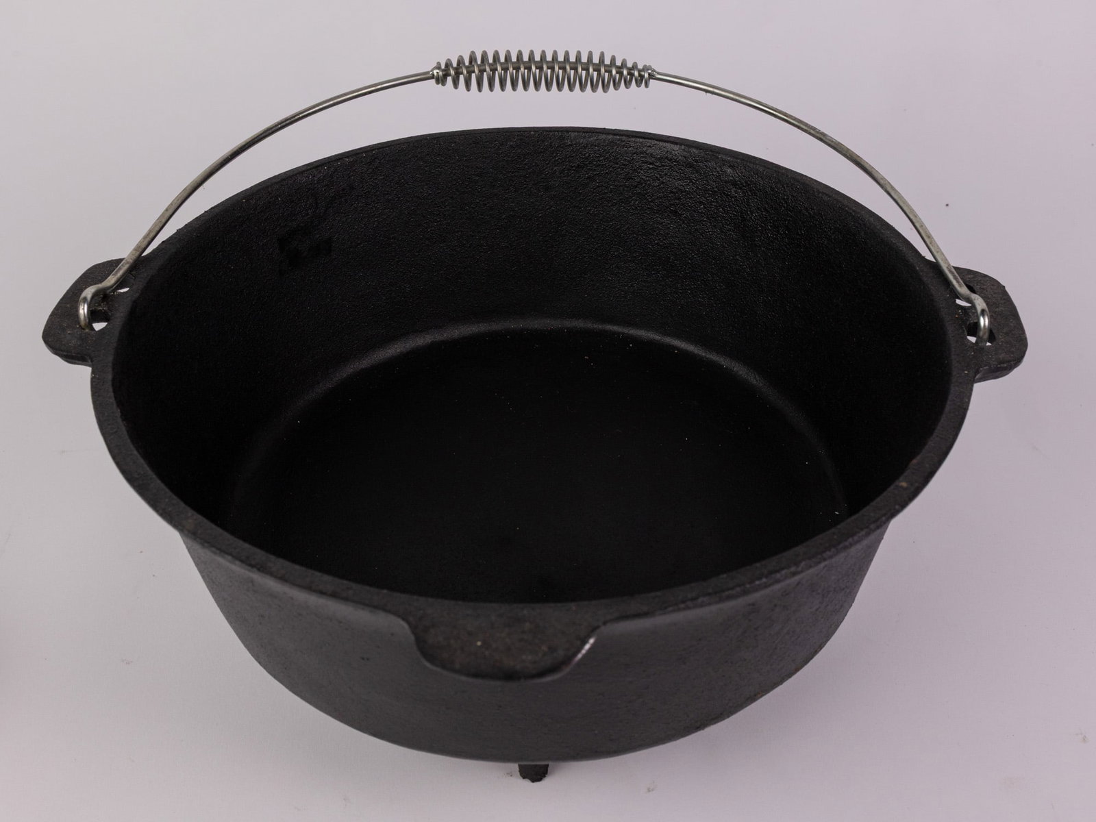 Large Cast Iron Pot with Lid - 4
