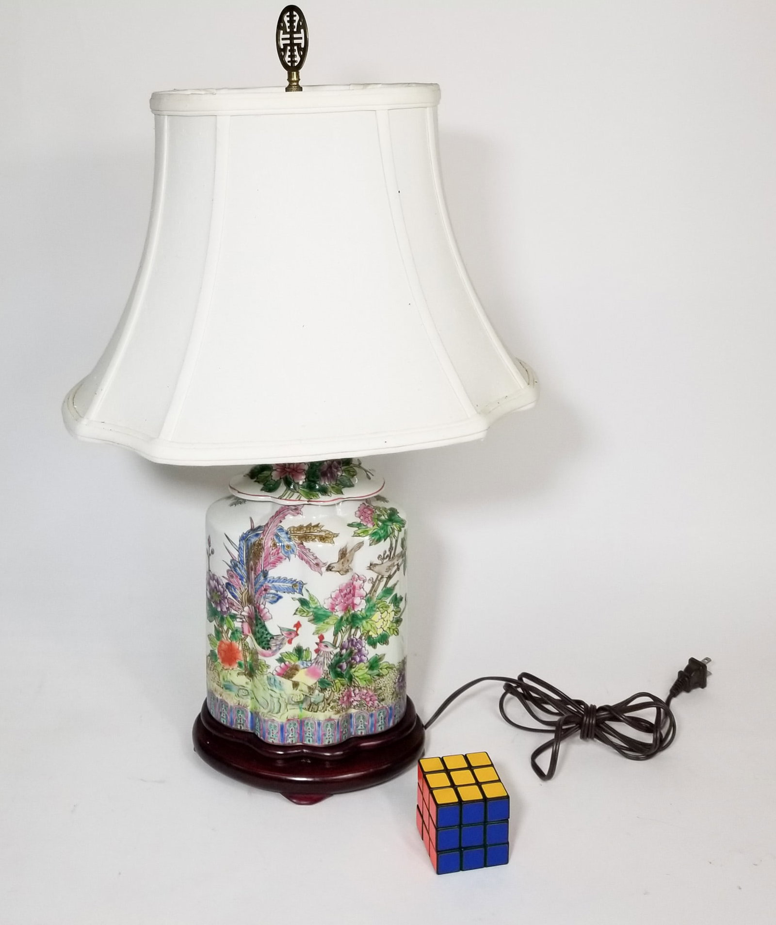 Vintage Asian Ceramic Table Lamp - 2
