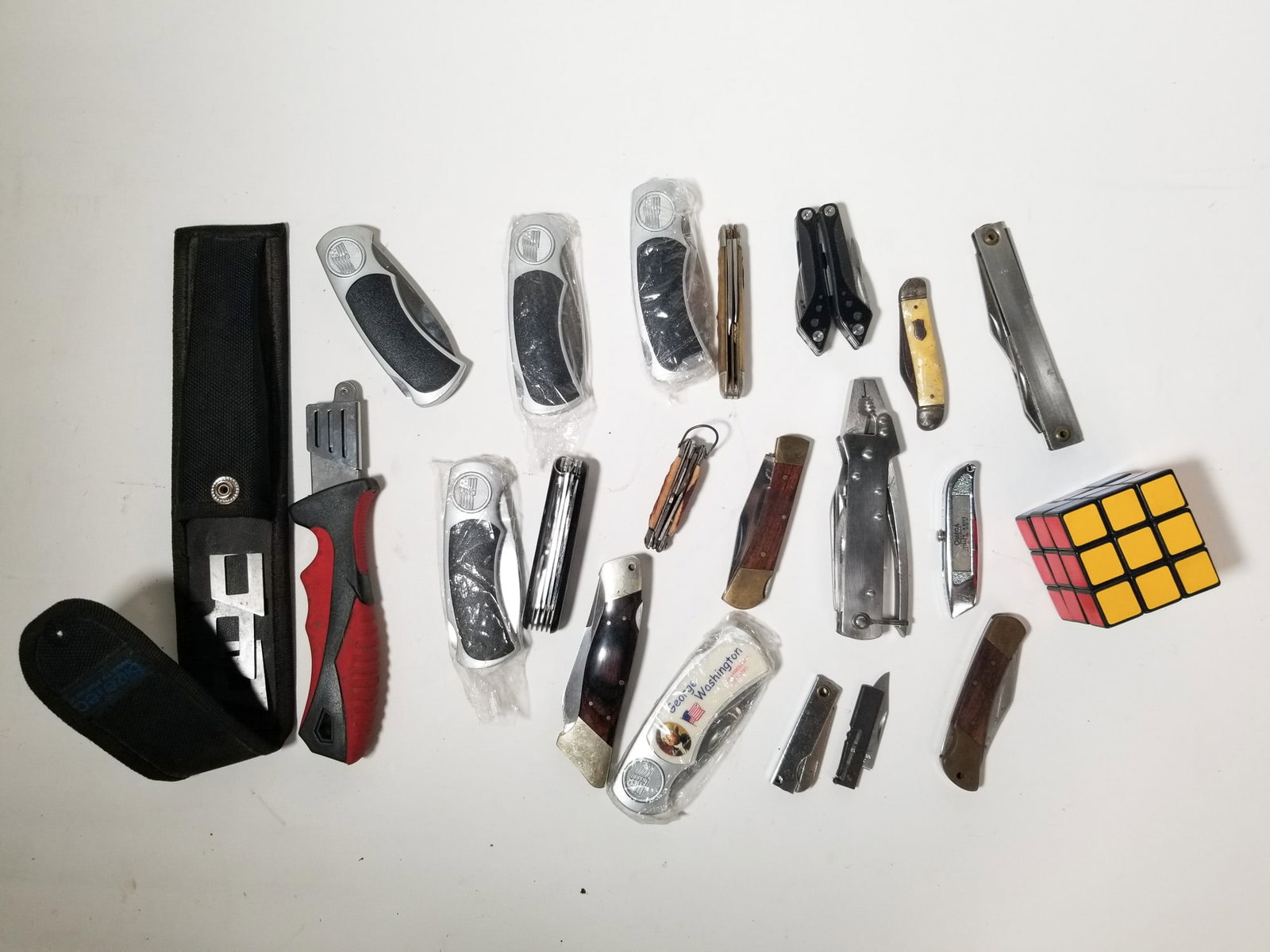 Lot of Assorted Vintage Utility Knives - 2