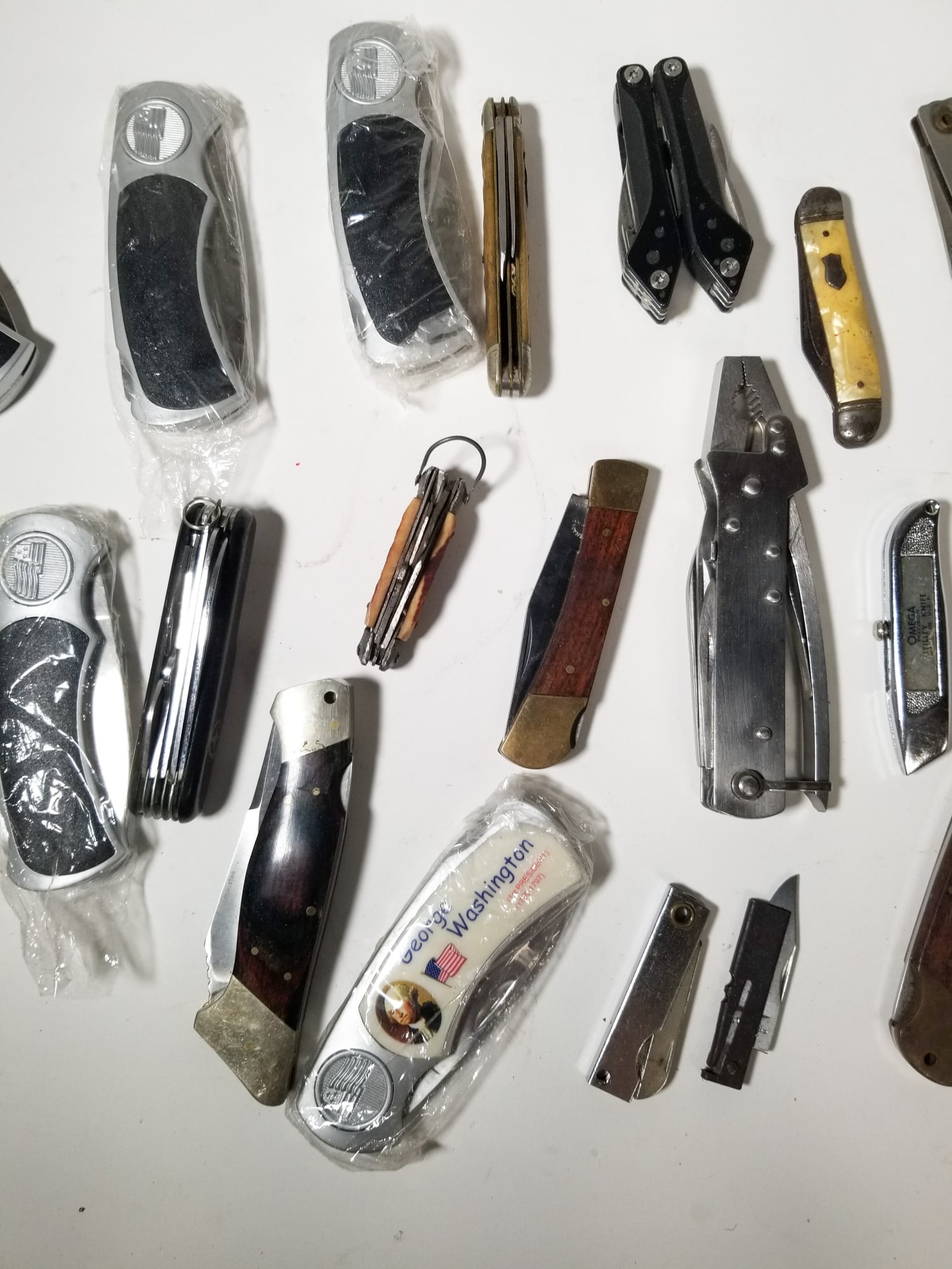 Lot of Assorted Vintage Utility Knives - 4