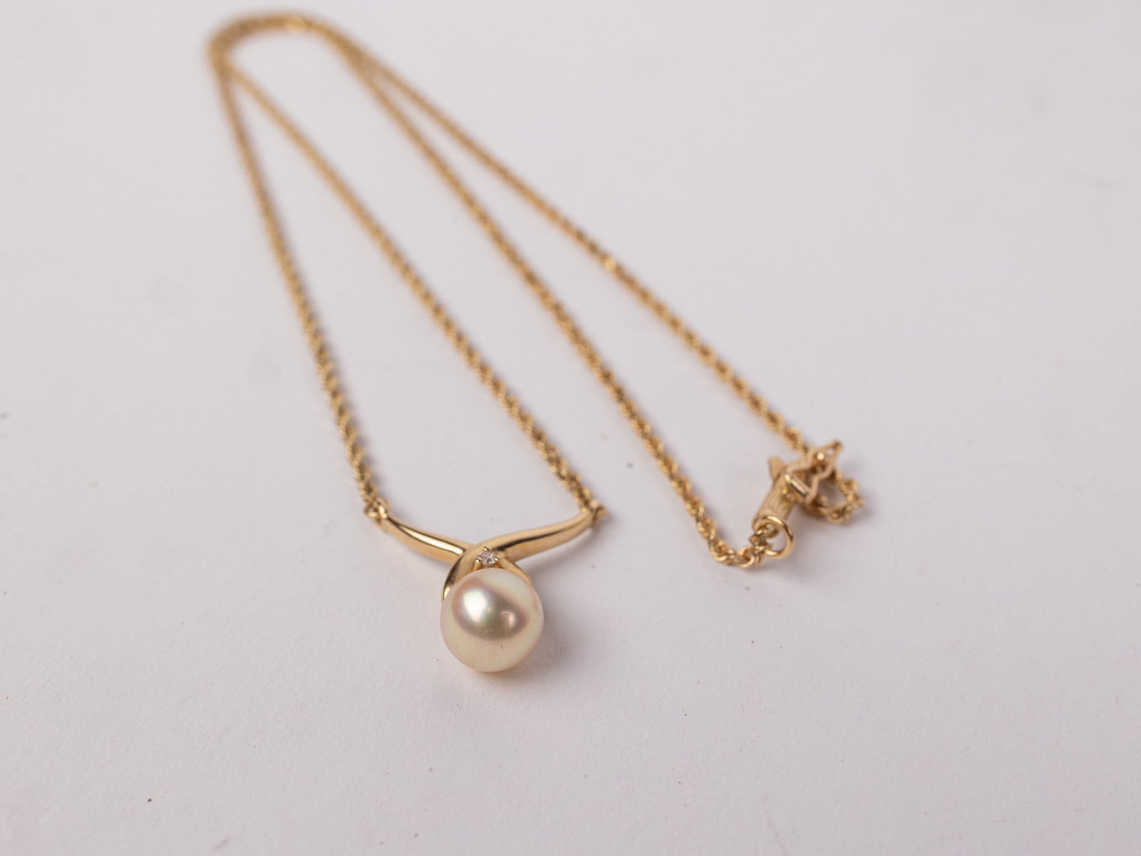 14KY Gold Rope Chain w/ Ribbon-Style Set White Pearl Pendant - 2