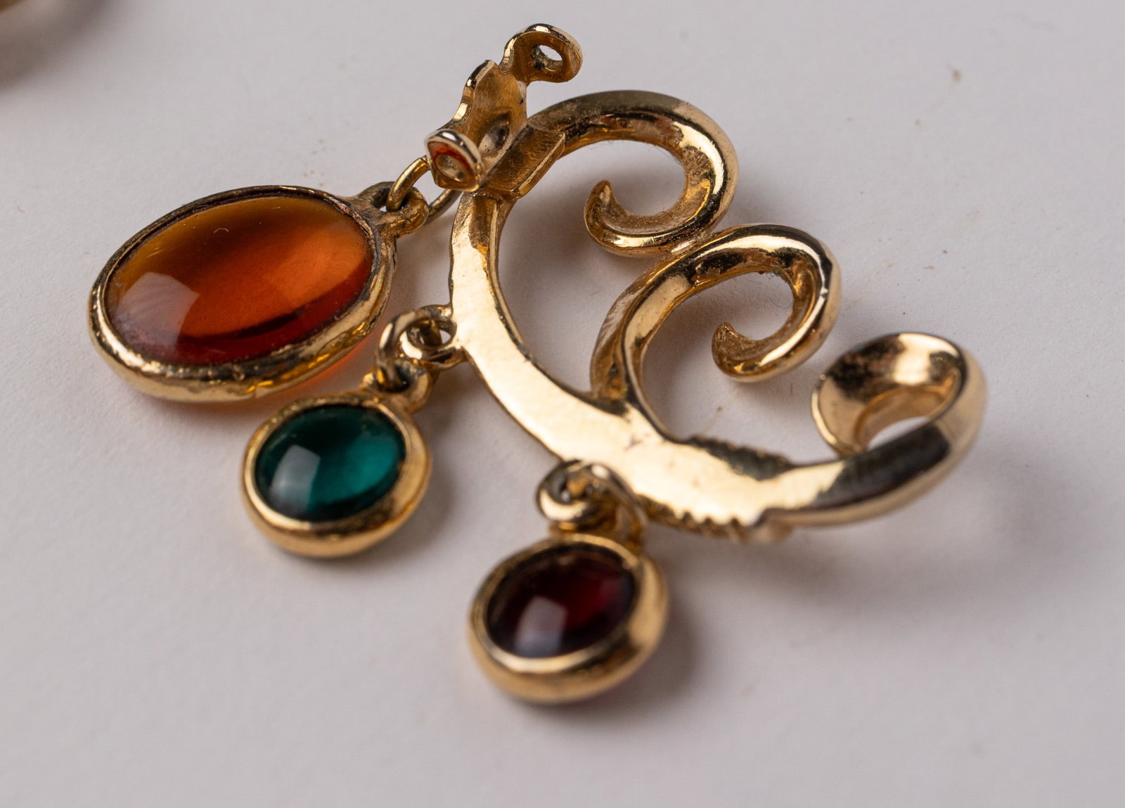 Vintage Schiaparelli Gold-Tone Clip-on Earrings - 4