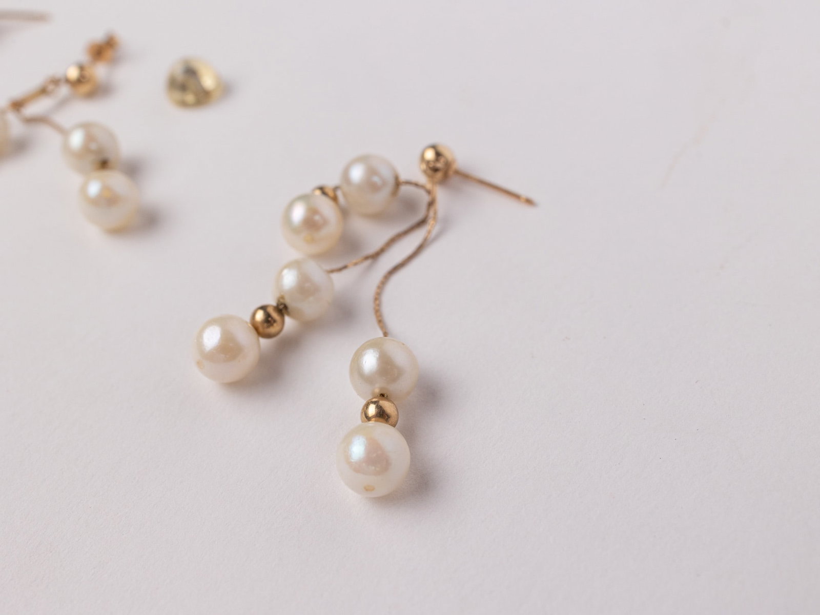 (2) Pairs of 14KY Gold and Pearl Earrings w/ 2 Backs - 2
