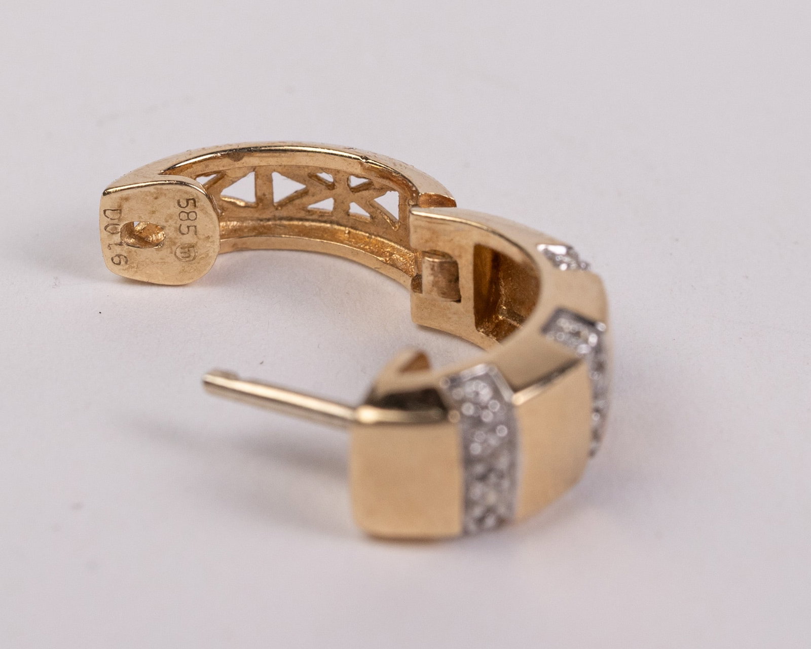 14KY Gold Huggie Hoop Earrings - 5