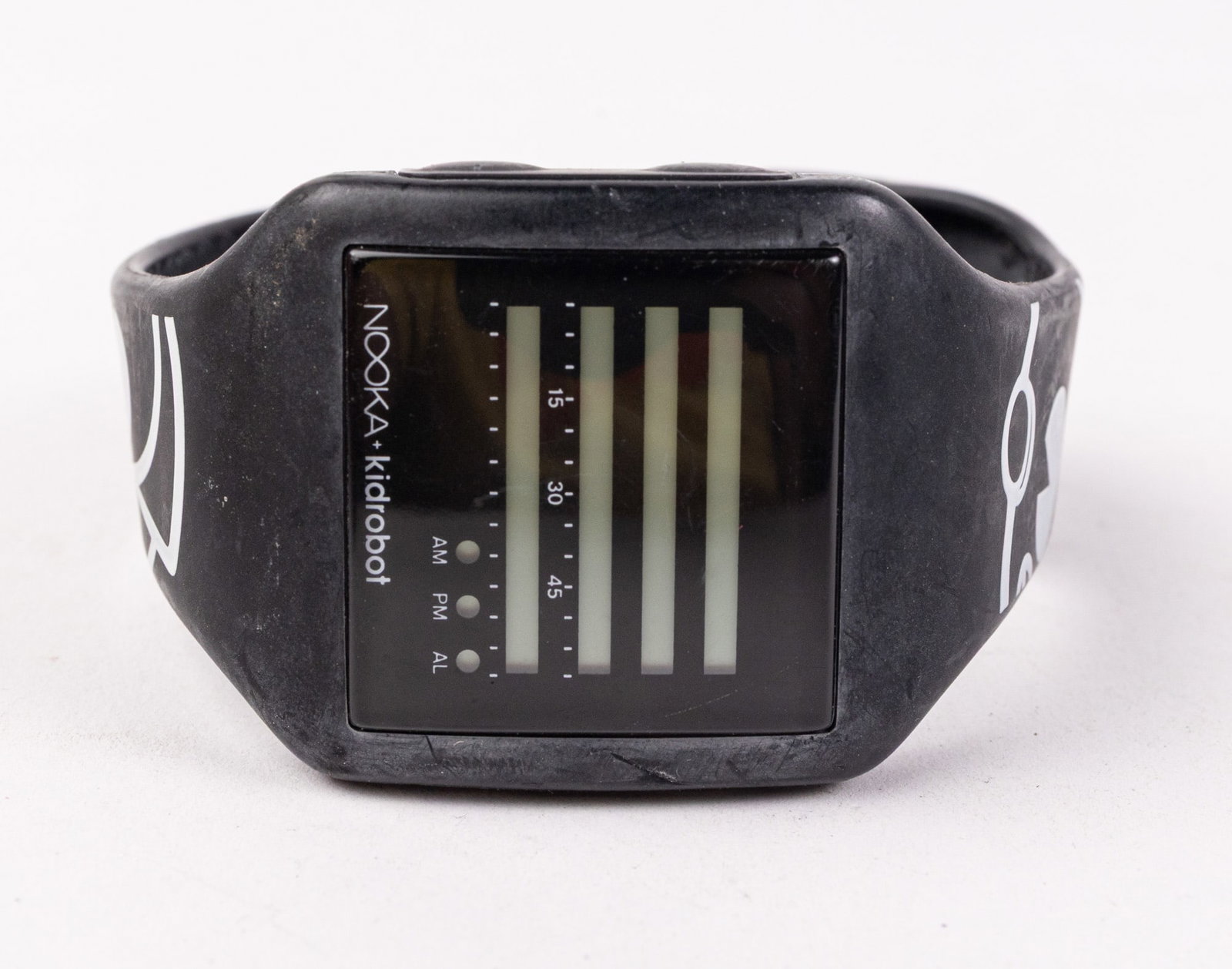 Nooka x Kidrobot Limited Edition Fashion Watch #025/1000: Nooka x Kidrobot Limited Edition Fashion Watch #025/1000 Literature Brooks Auction – Online Auction Terms & Conditions Contact: (856) 694-2960 | info@brooks.auction READ BEFORE YOU BID: We want