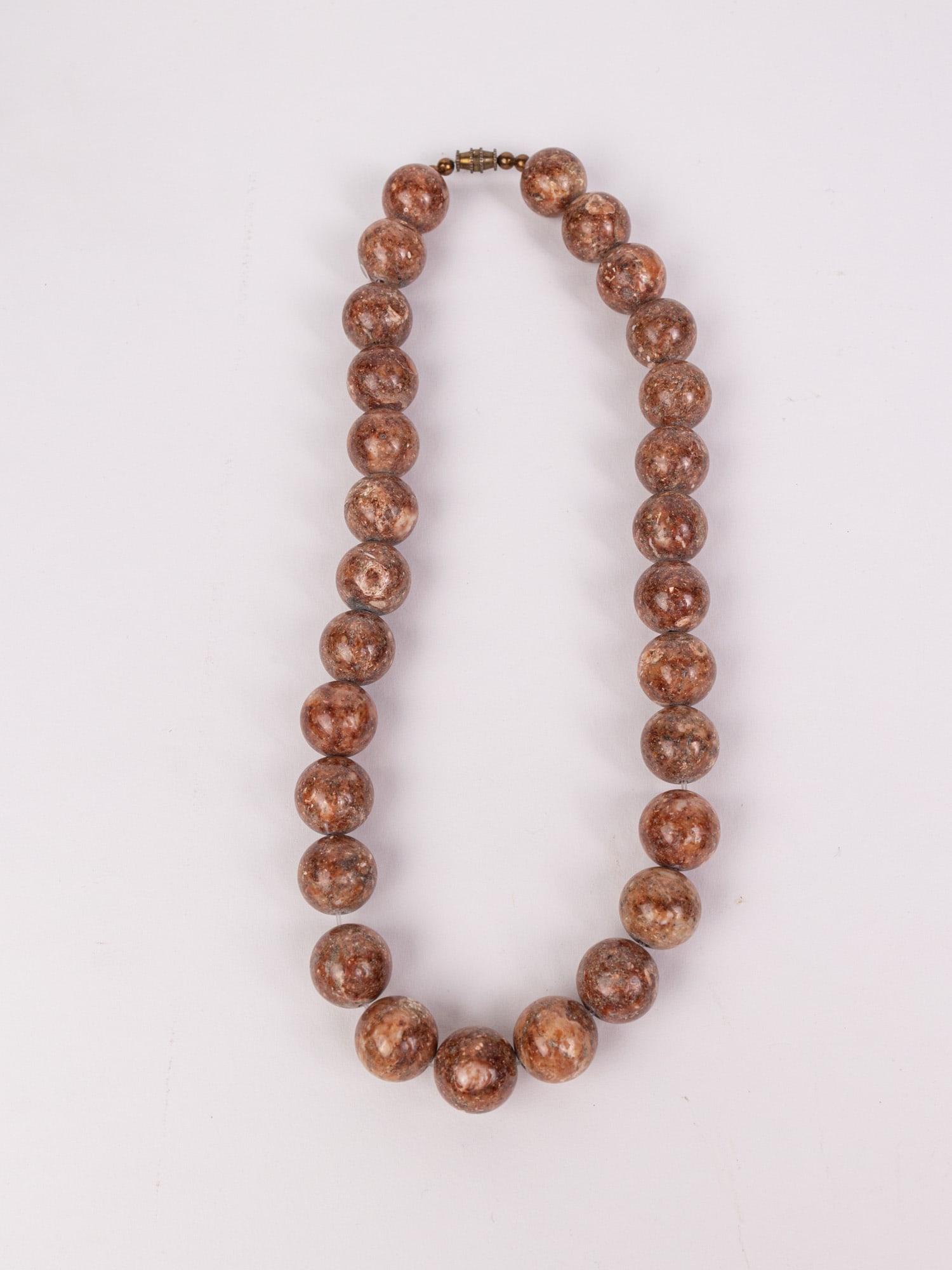 Vintage Chunky Beaded Rounded Sphere Gemstone Necklace: Vintage Chunky Beaded Rounded Sphere Gemstone Necklace Literature Brooks Auction – Online Auction Terms & Conditions Contact: (856) 694-2960 | info@brooks.auction READ BEFORE YOU BID: We want