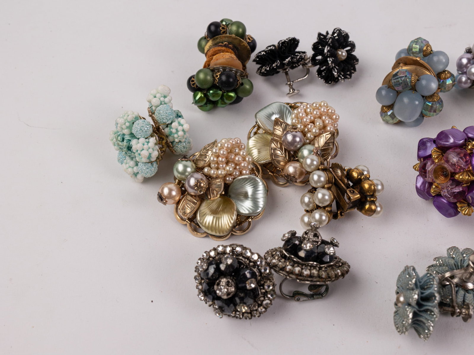 Assortment of Mid Century Clip-On and Screw-Back Earring Pairs - 2