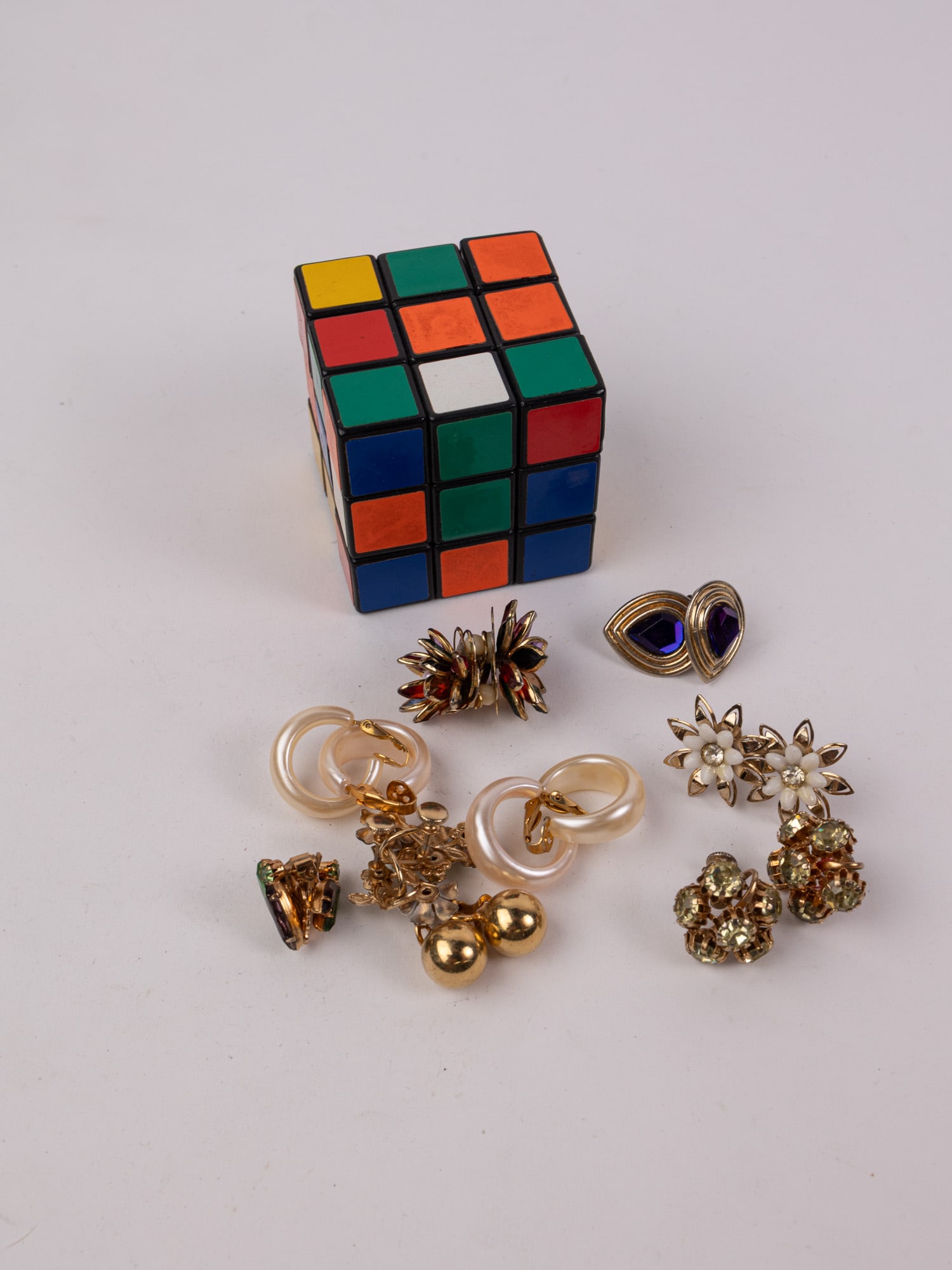 Assortment of Mid Century Clip-On and Screw-Back Earring Pairs - 2