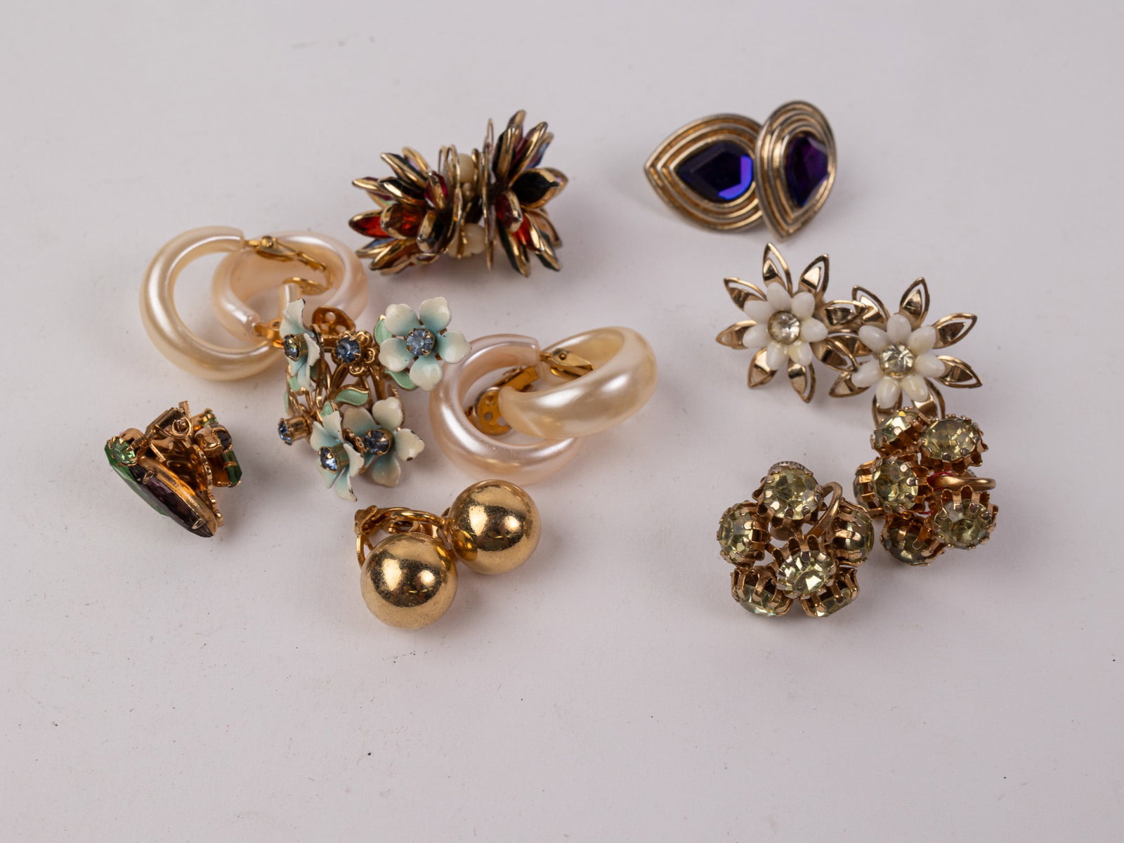 Assortment of Mid Century Clip-On and Screw-Back Earring Pairs - 3